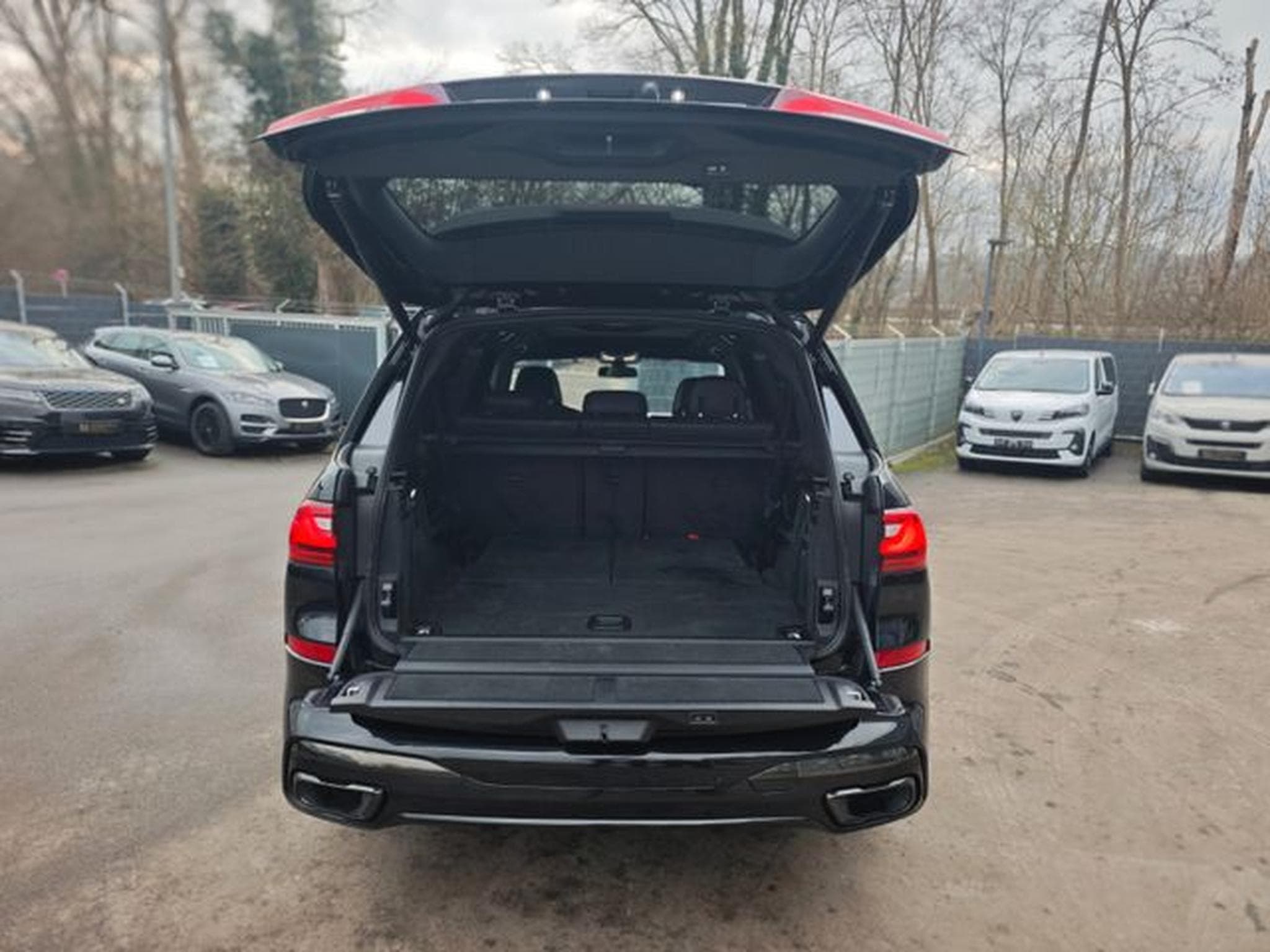 BMW X7 X7 xDrive 40d M SPORT*SOFT*LUFT*7SEATS*LASER*1.H (2021) - Foto 12
