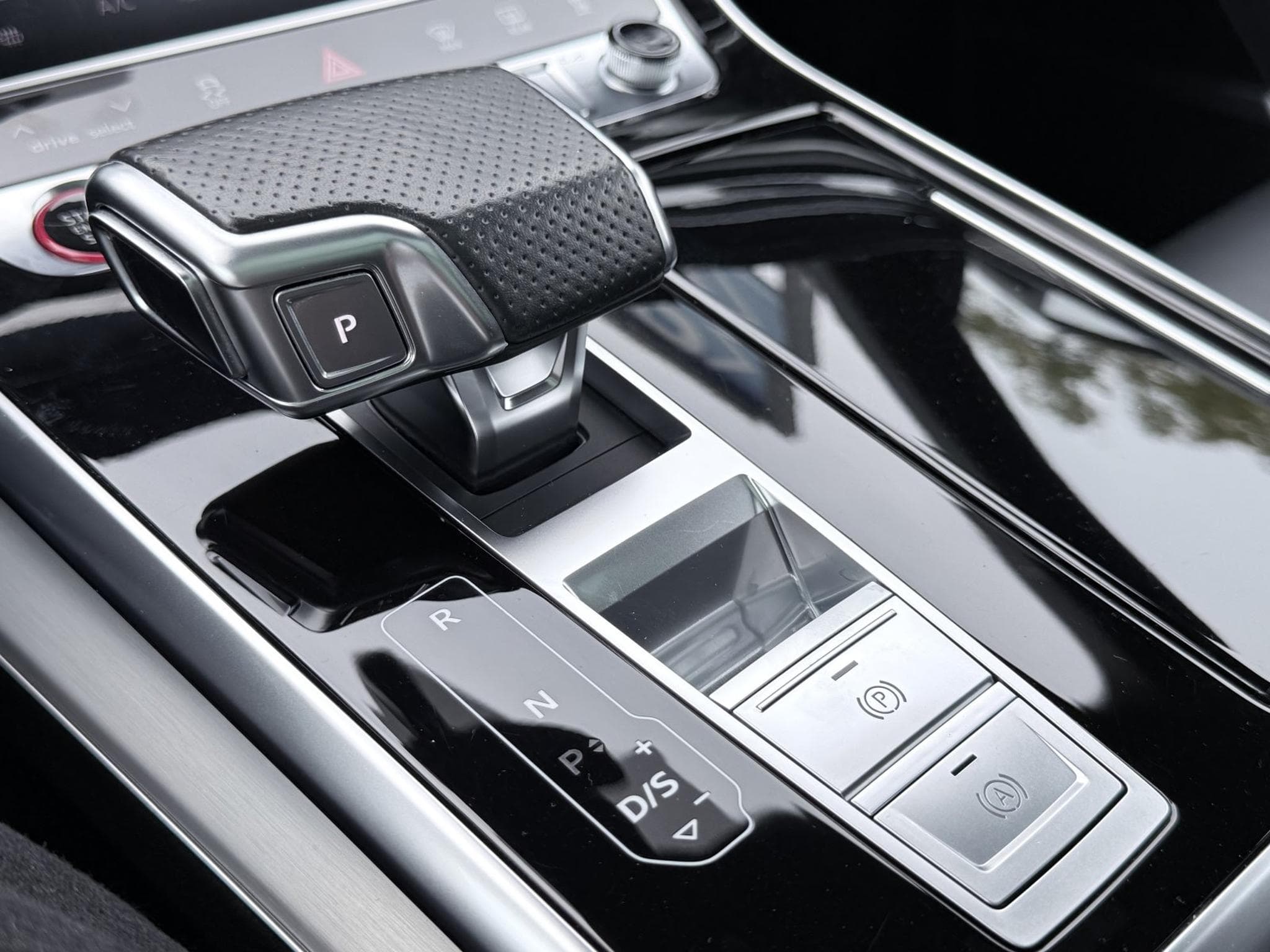 Audi SQ8 4.0 TFSI tiptronic quattro+B&O+Matrix LED+Optikpaket (2022) - Photo 20