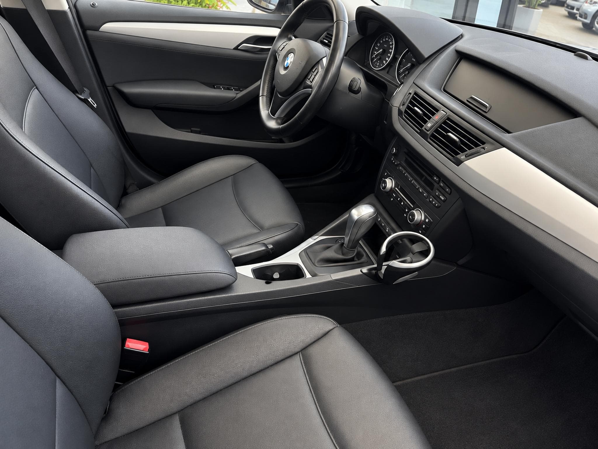 BMW X1 2.0D X-Drive (2010) - Photo 3
