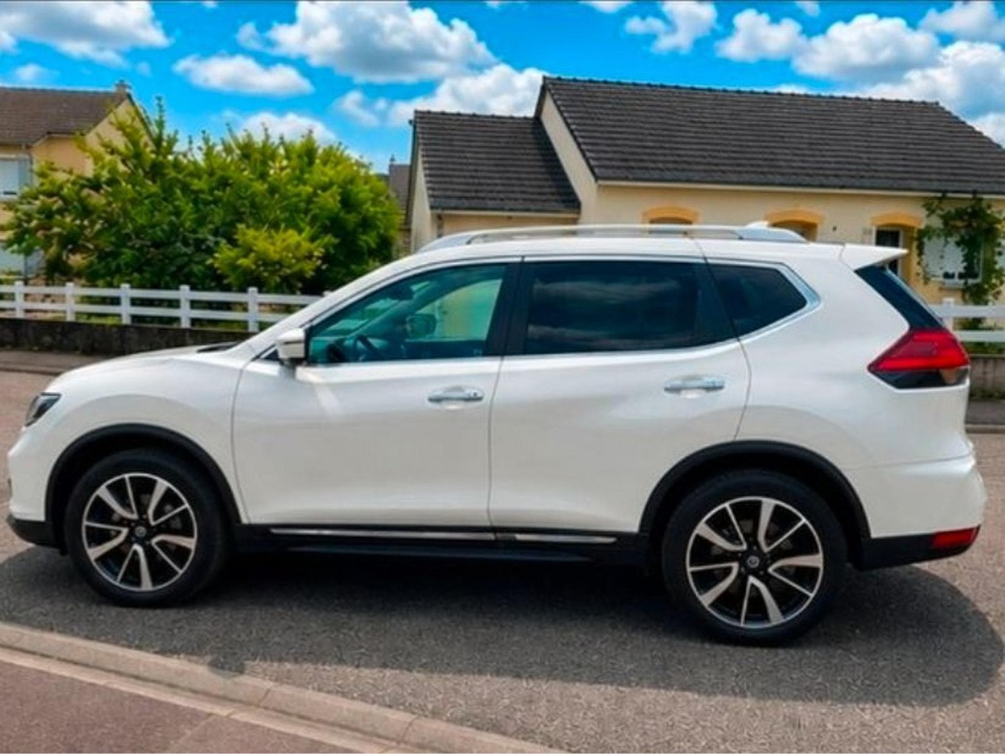 Nissan X-Trail 2.0 dCi 177 X-Tronic 7 places Tekna (2018) - Photo 2