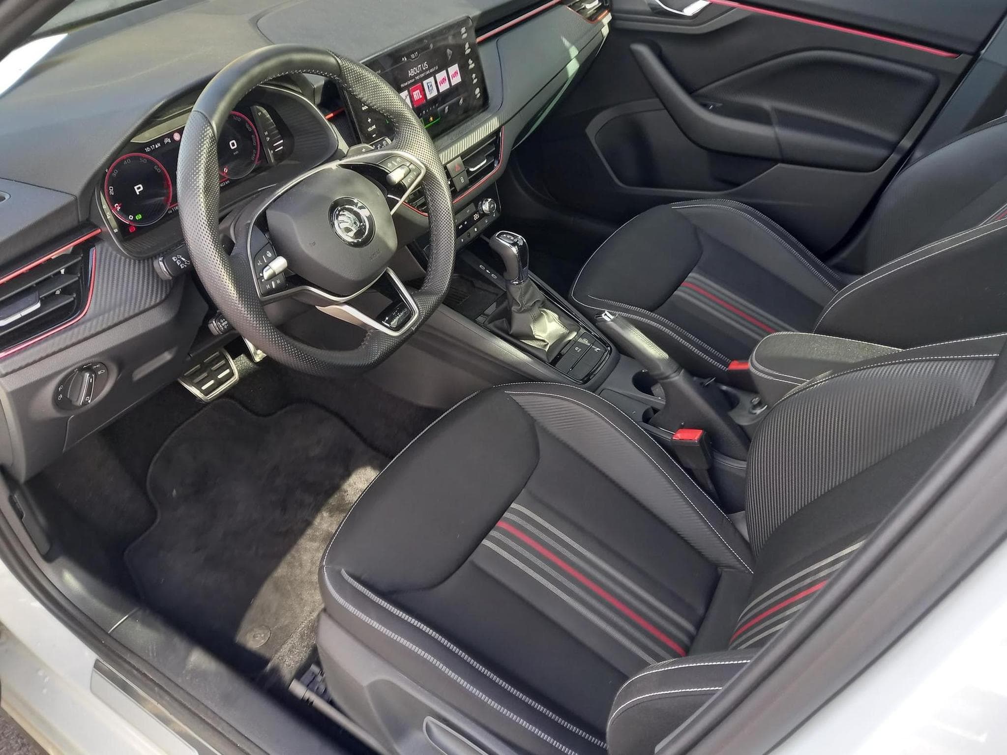 Skoda Kamiq Monte Carlo 1.0 (2024) - Foto 2