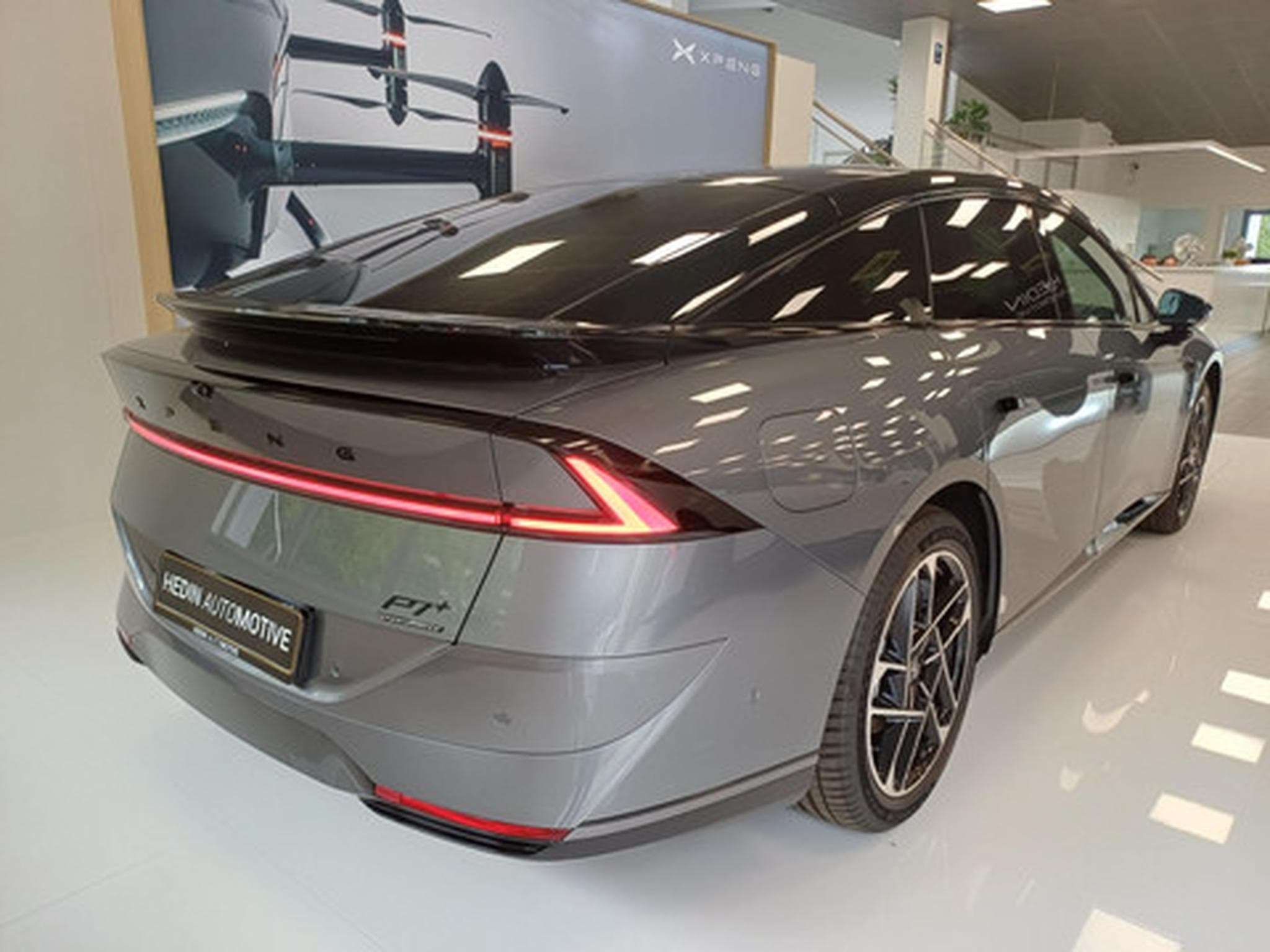 Xpeng P7 BEV 75KWH Performance AWD (2026) - Photo 4