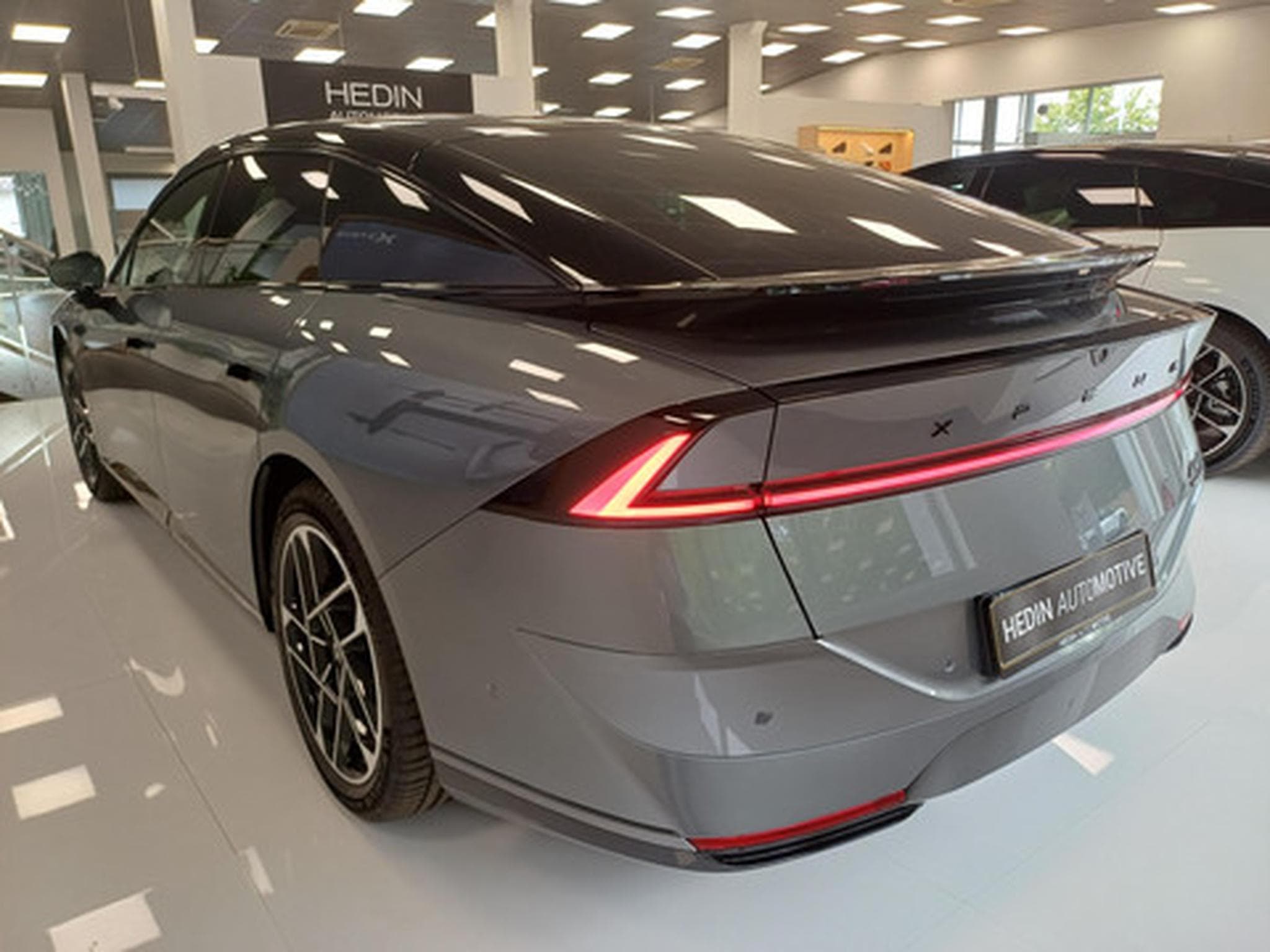 Xpeng P7 BEV 75KWH Performance AWD (2026) - Photo 6