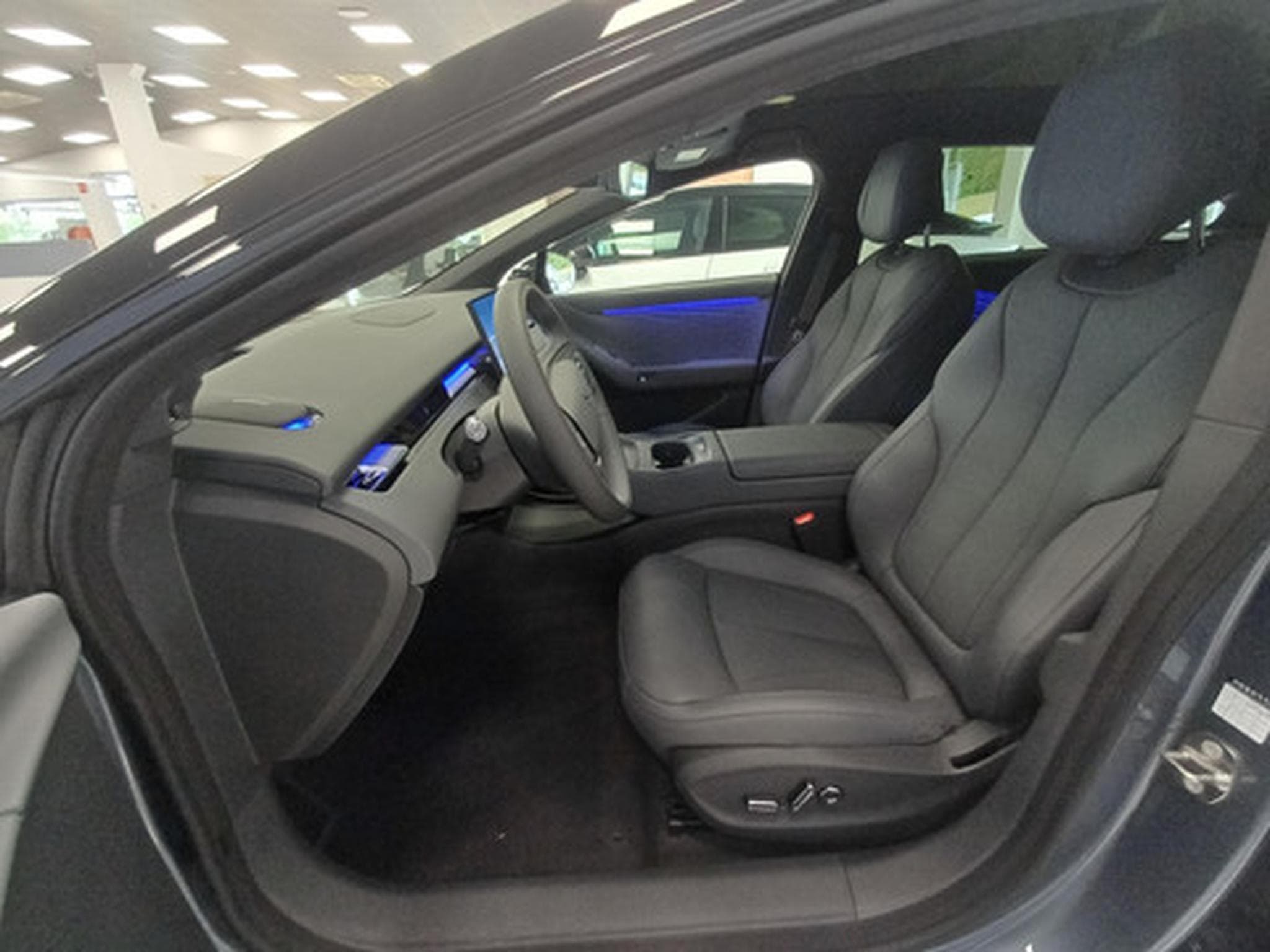 Xpeng P7 BEV 75KWH Performance AWD (2026) - Photo 10