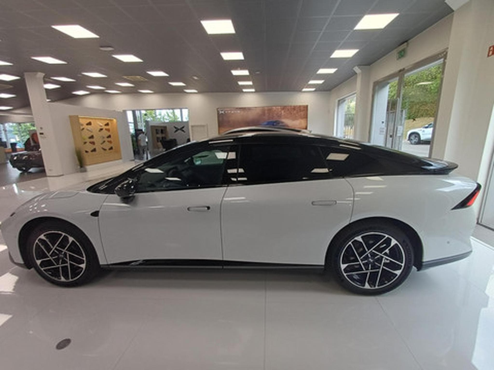 Xpeng P7 BEV 75KWH Performance AWD (2026) - Photo 7