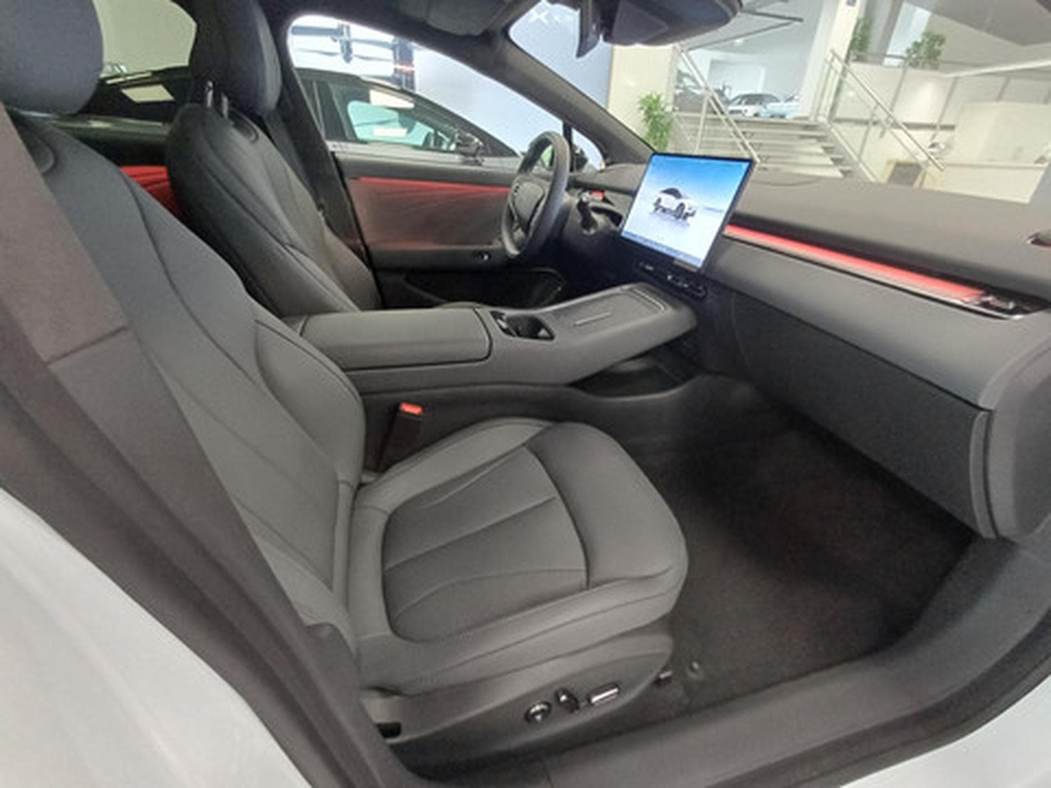 Xpeng P7 BEV 75KWH Performance AWD (2026) - Photo 9