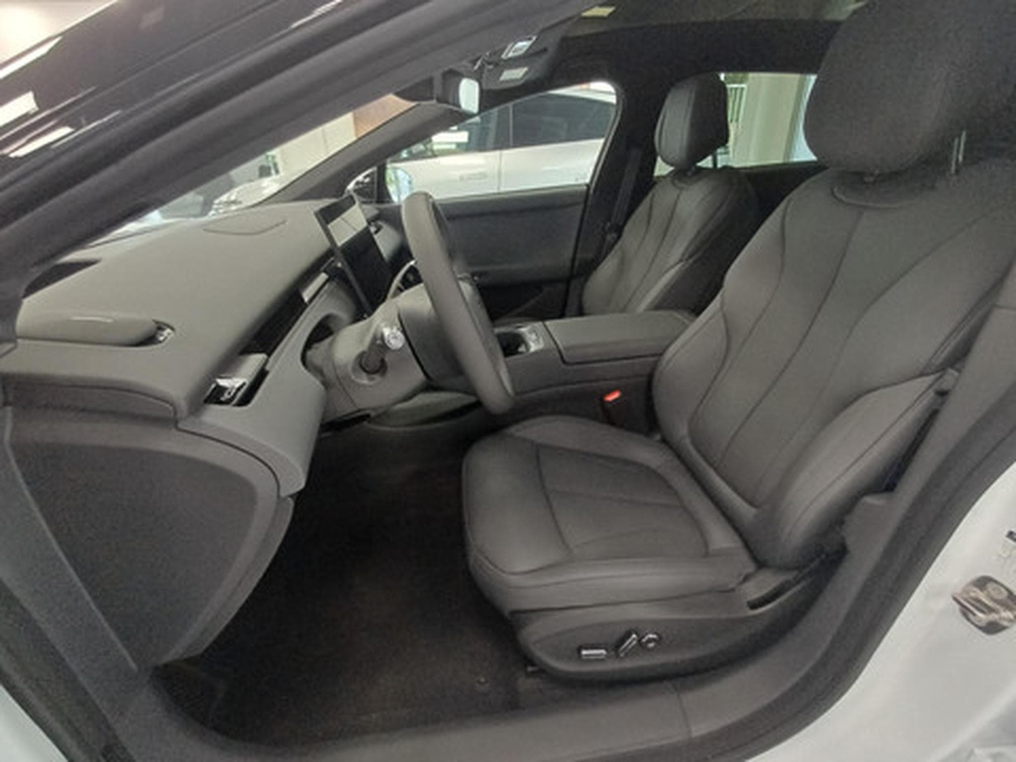Xpeng P7 BEV 75KWH Performance AWD (2026) - Photo 10