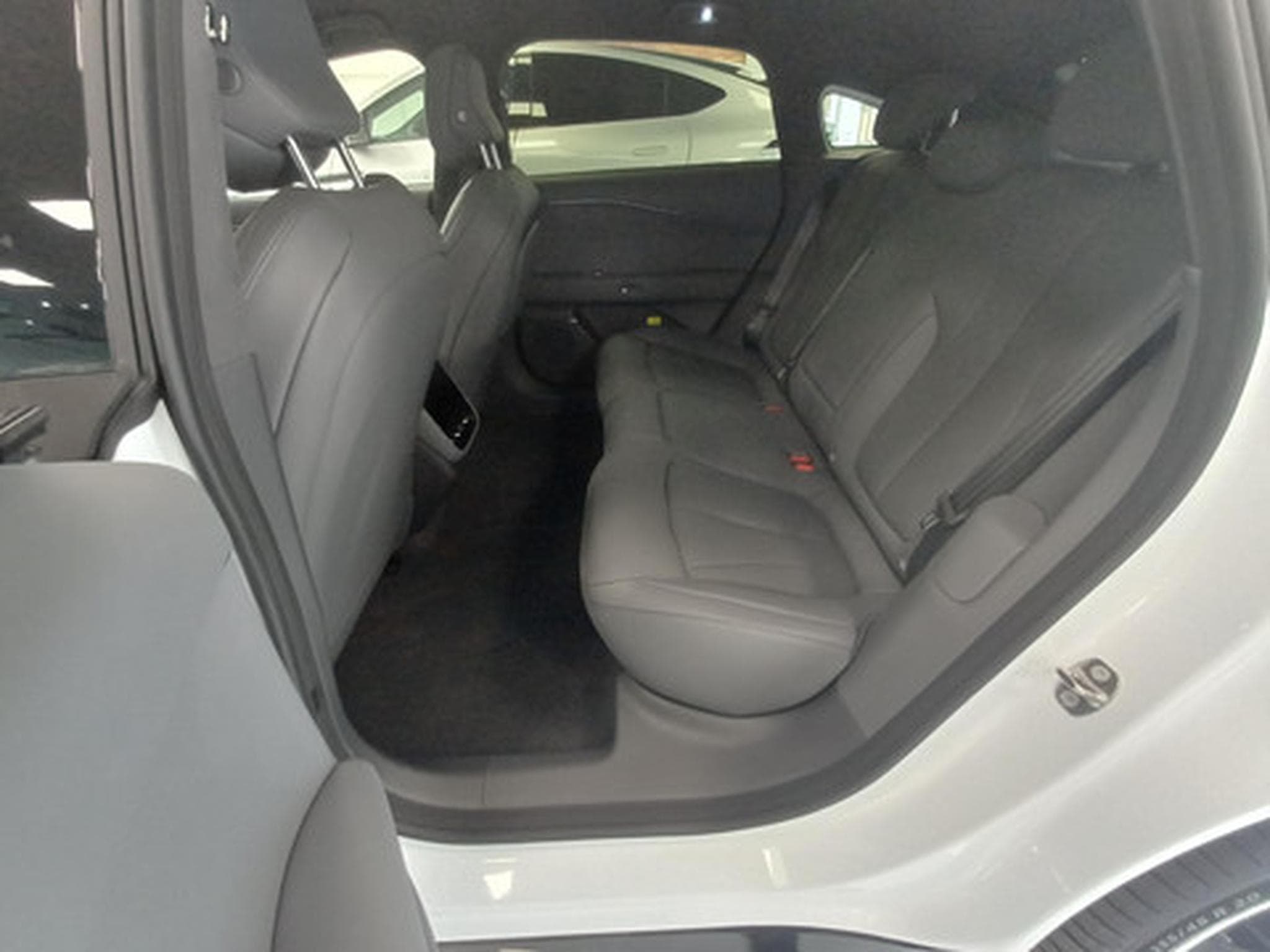 Xpeng P7 BEV 75KWH Performance AWD (2026) - Photo 11