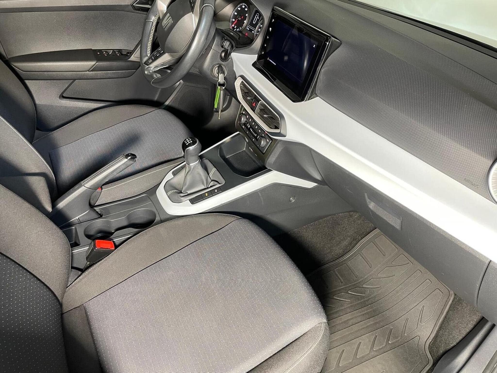 Seat Arona 1.0 TSI 110 MOVE COPA CARPLAY (2022) - Photo 12
