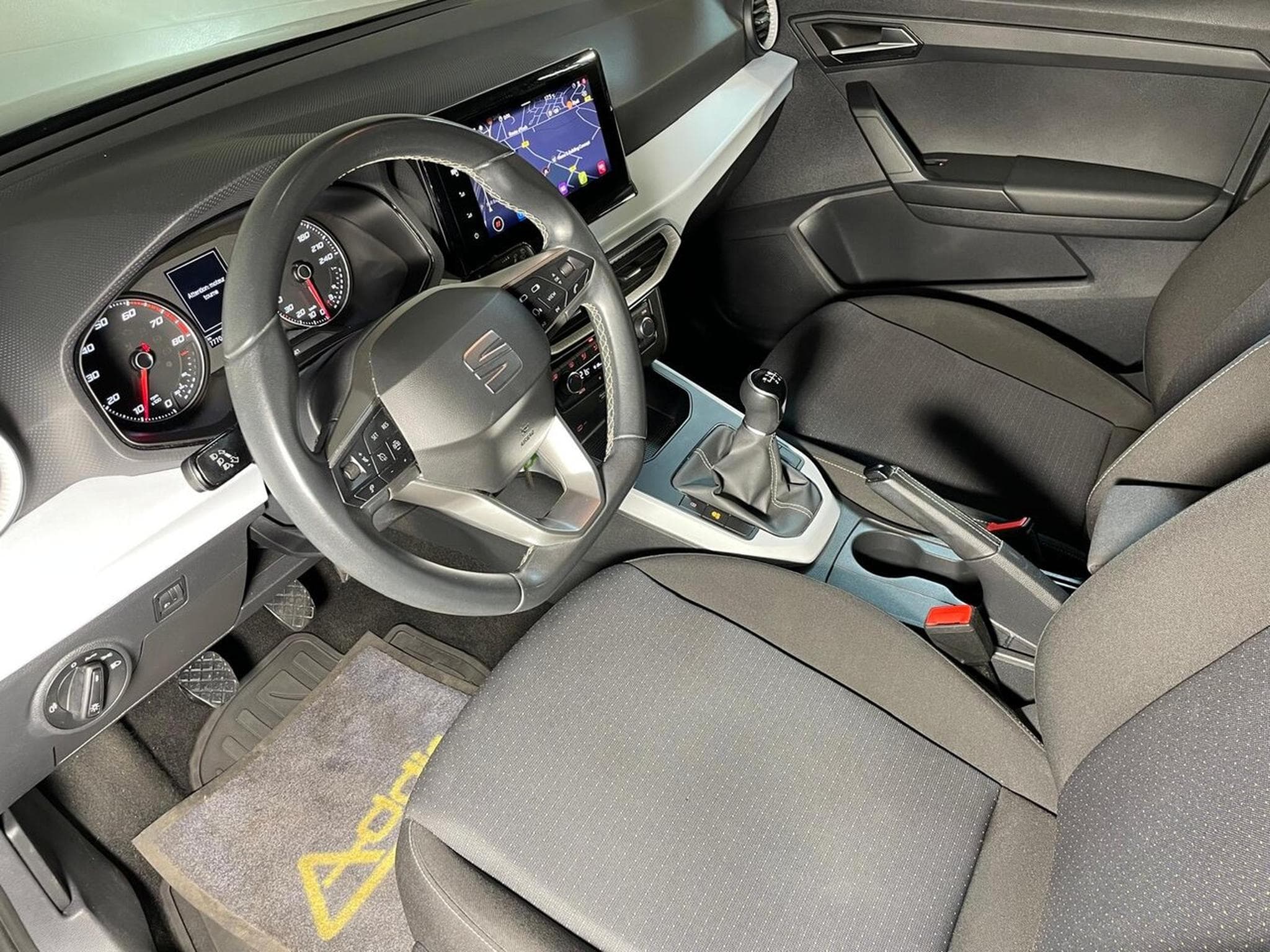 Seat Arona 1.0 TSI 110 MOVE COPA CARPLAY (2022) - Photo 11