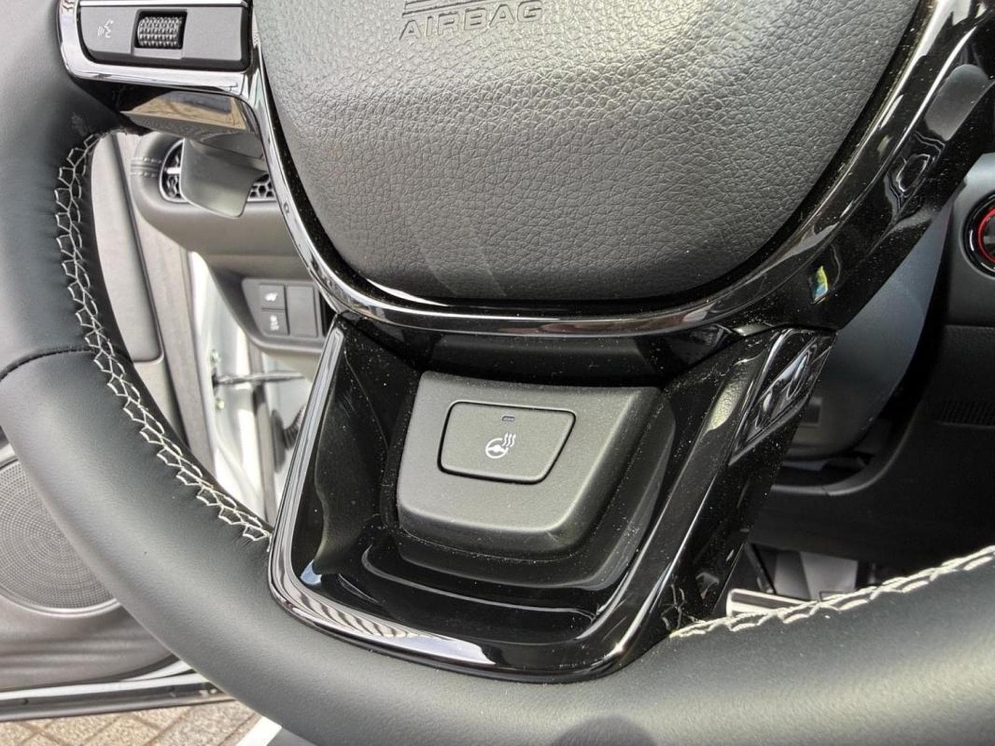Honda ZR-V -25% 2.0 i-MMD 184ch e:HEV Advance MY26 (2026) - Photo 19