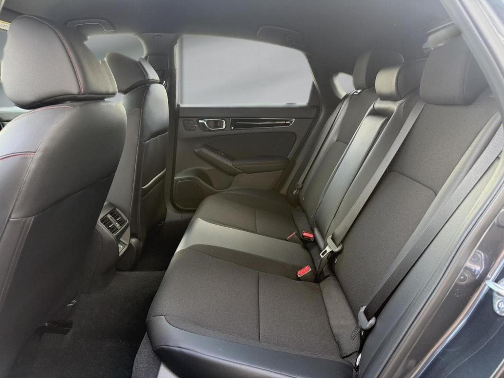 Honda Civic 2.0 i-MMD 184ch e:HEV Sport (2026) - Photo 12