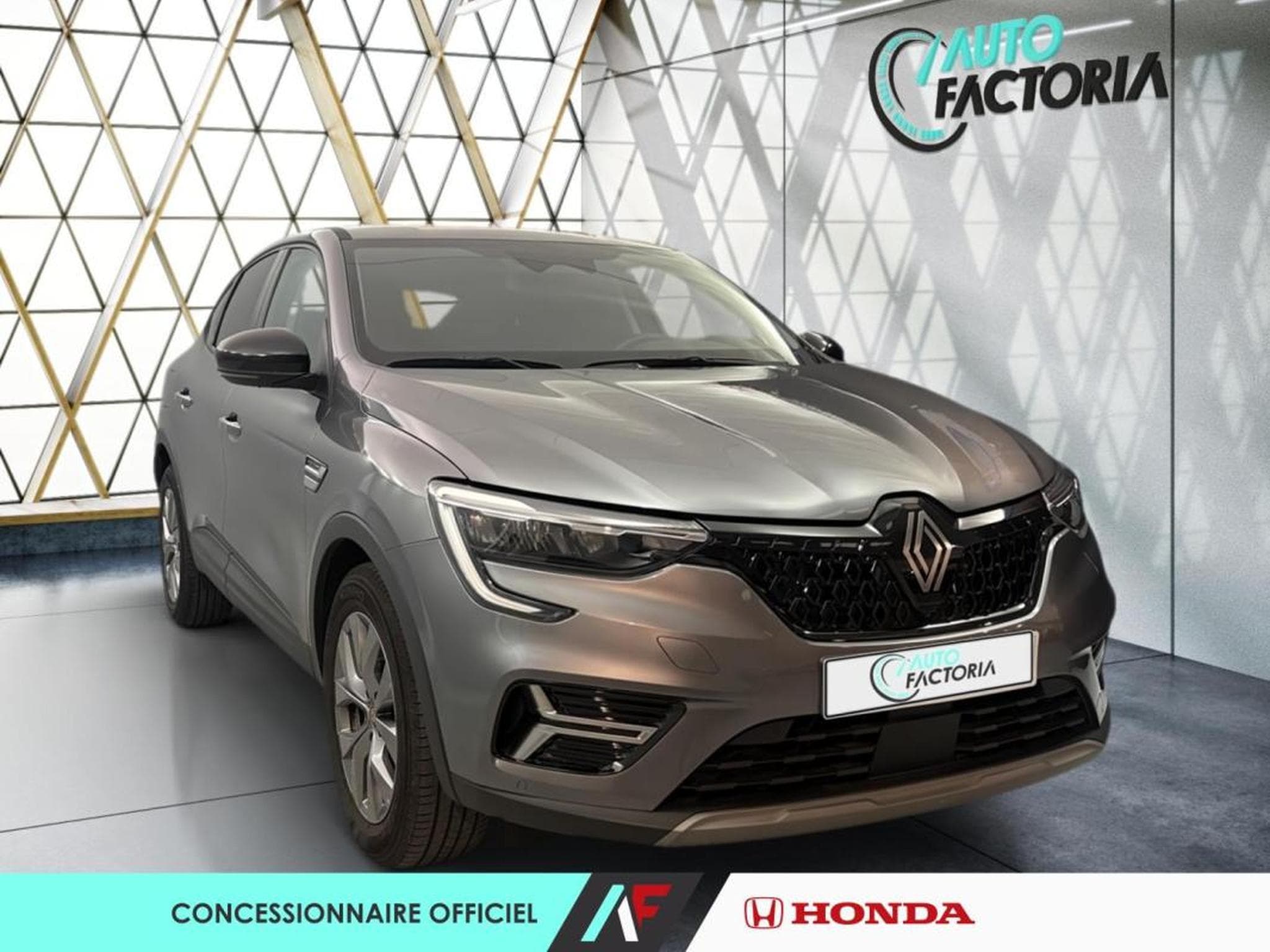 Renault Arkana -23% 1.3 TCe 140ch mild hybrid Evolution EDC -24 (2025) - Photo 2