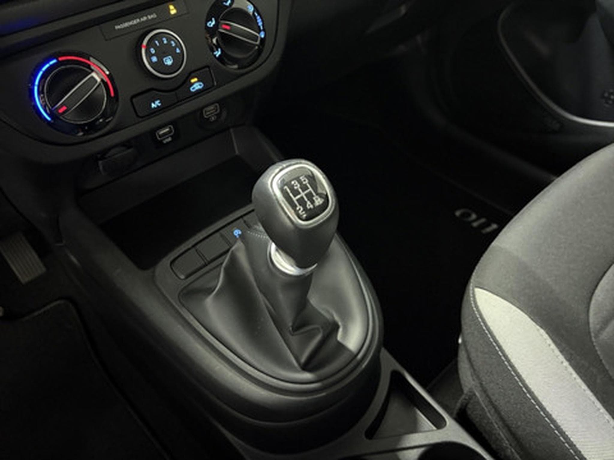 Hyundai i10 1.0 Twist (2022) - Photo 9