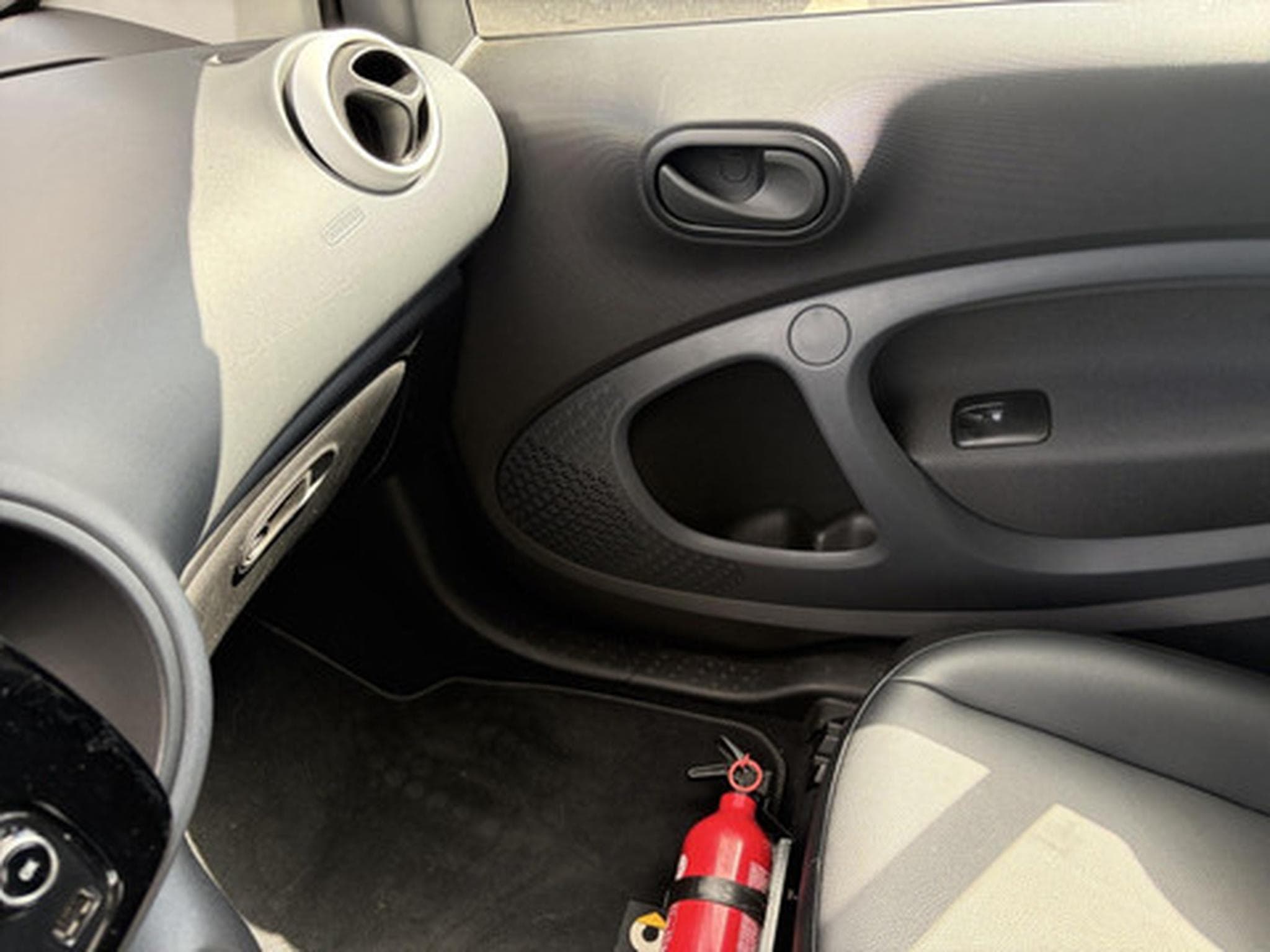 Smart Fortwo coupé Elektromotor 60kW Essential (2020) - Photo 21