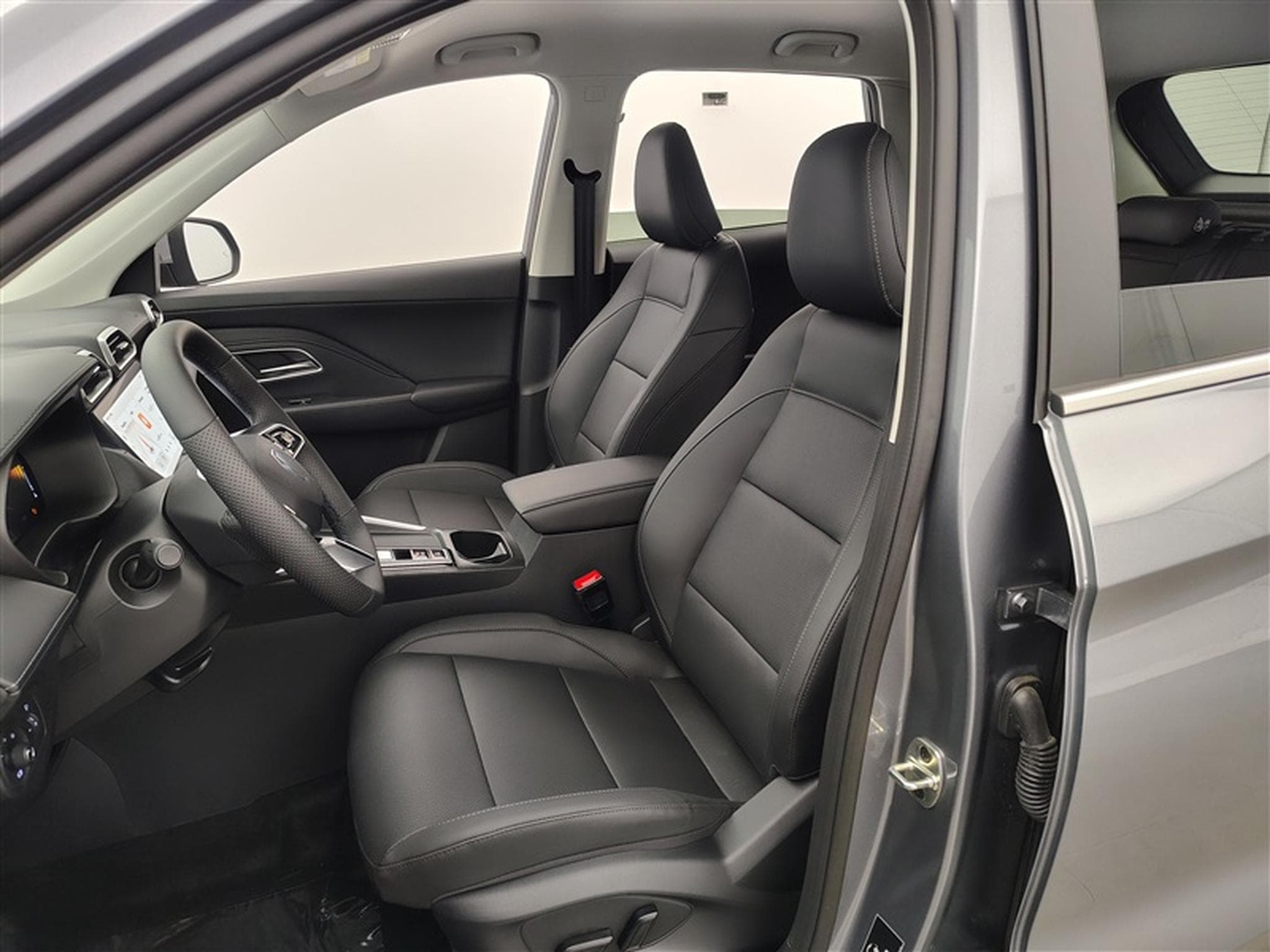 MG ZS 1.5 Hybrid+ Luxury NAVI / FULL LED / CUIR / CAMERA 360 (2026) - Foto 7