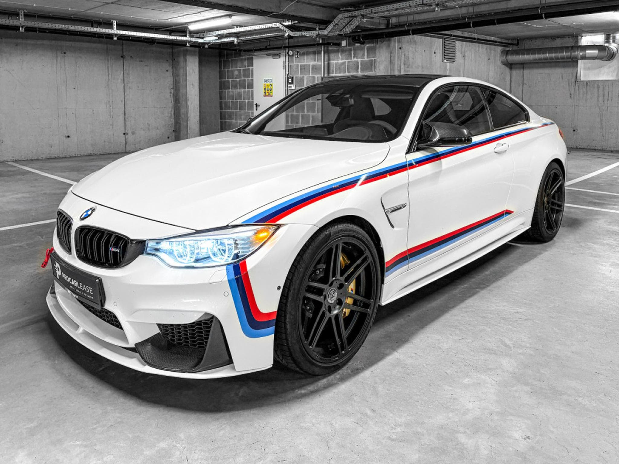 BMW M4 F82 COUPE / M PERFORMANCE/ MANHART/ CERAMIC (2016) - Photo 1