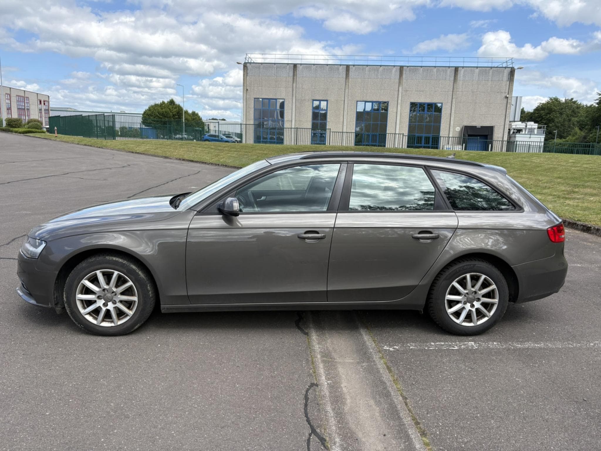 Audi A4 Avant 2.0 TDI 120 (2014) - Photo 2