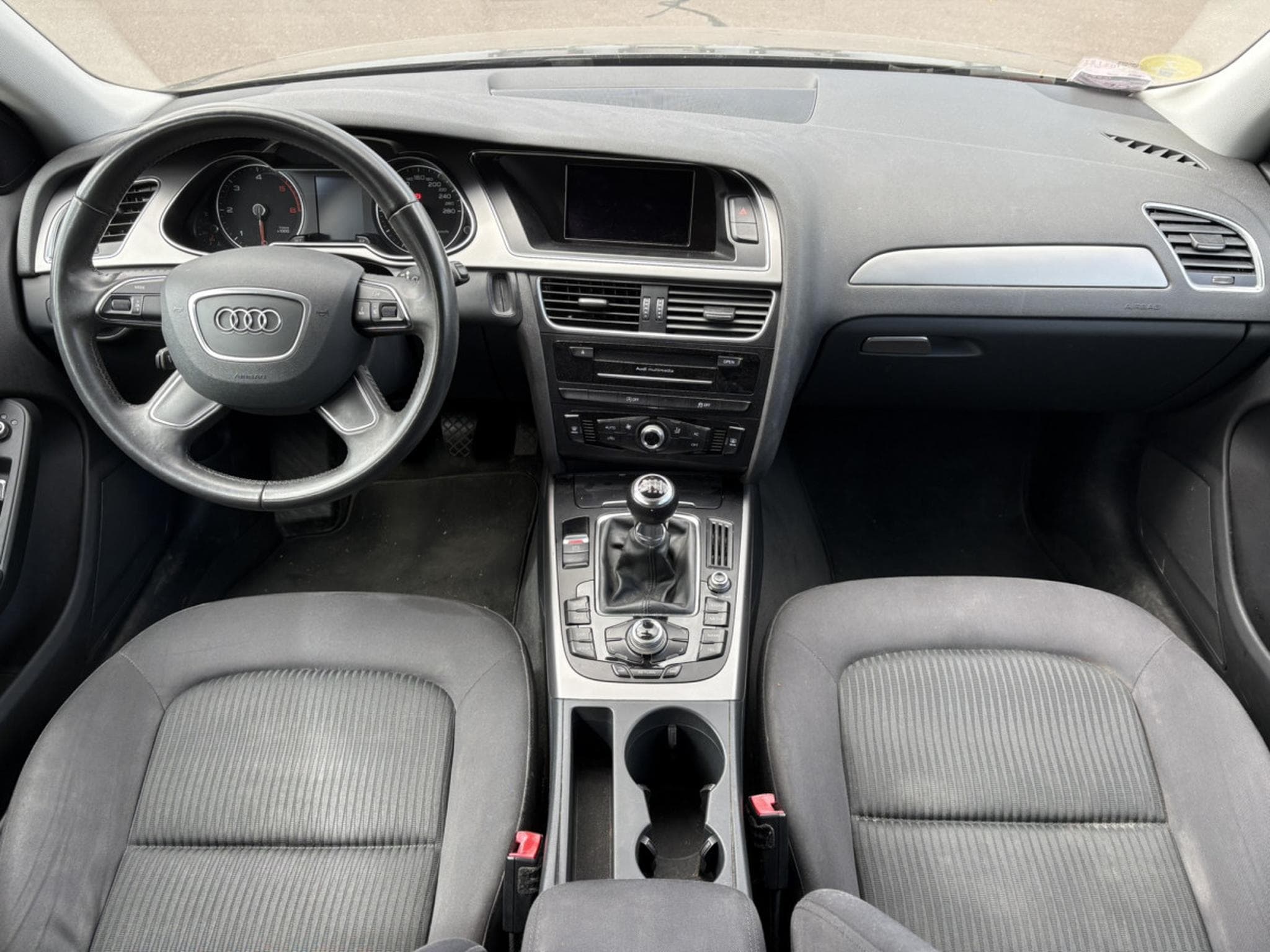 Audi A4 Avant 2.0 TDI 120 (2014) - Photo 9