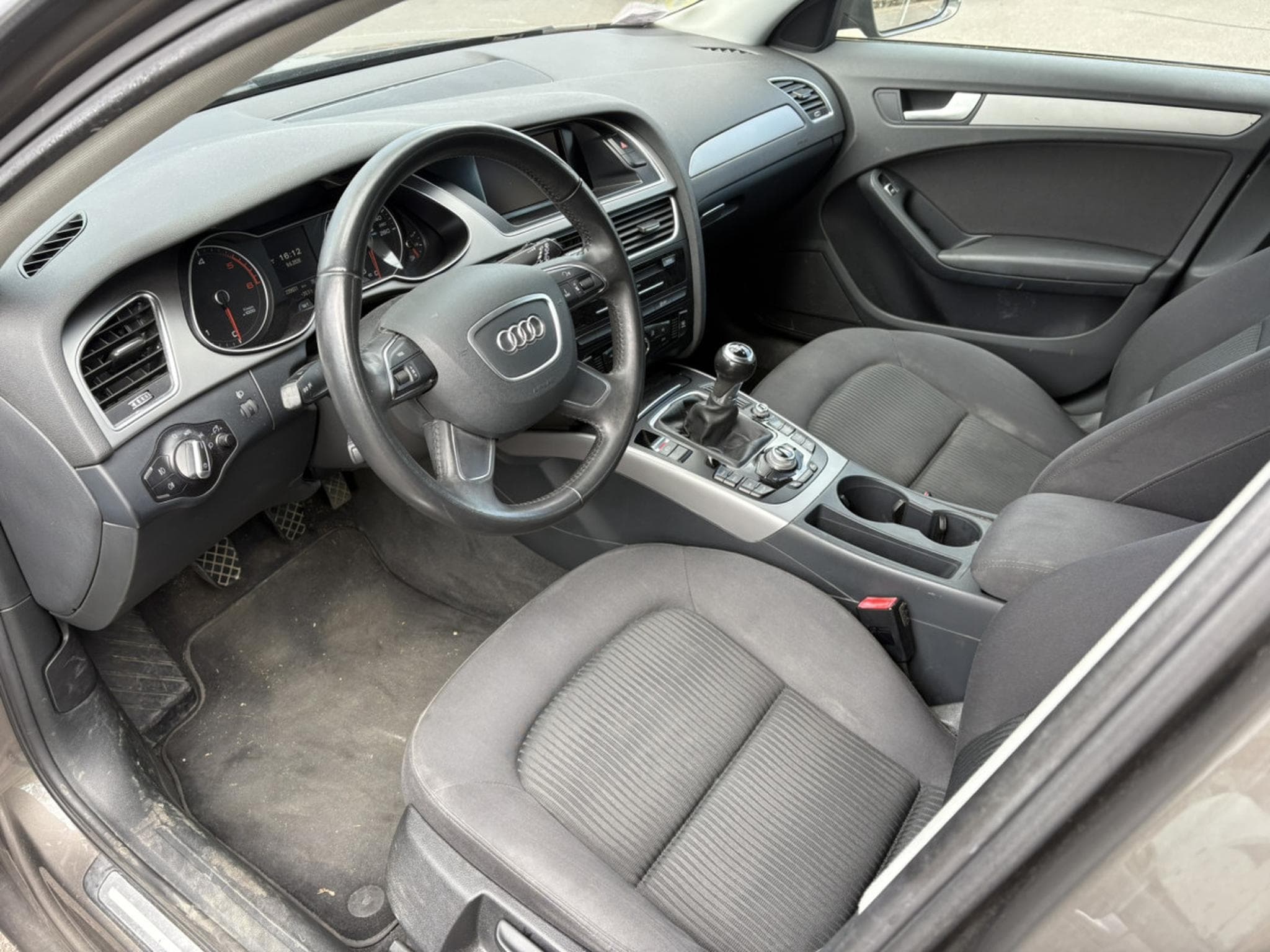 Audi A4 Avant 2.0 TDI 120 (2014) - Photo 11