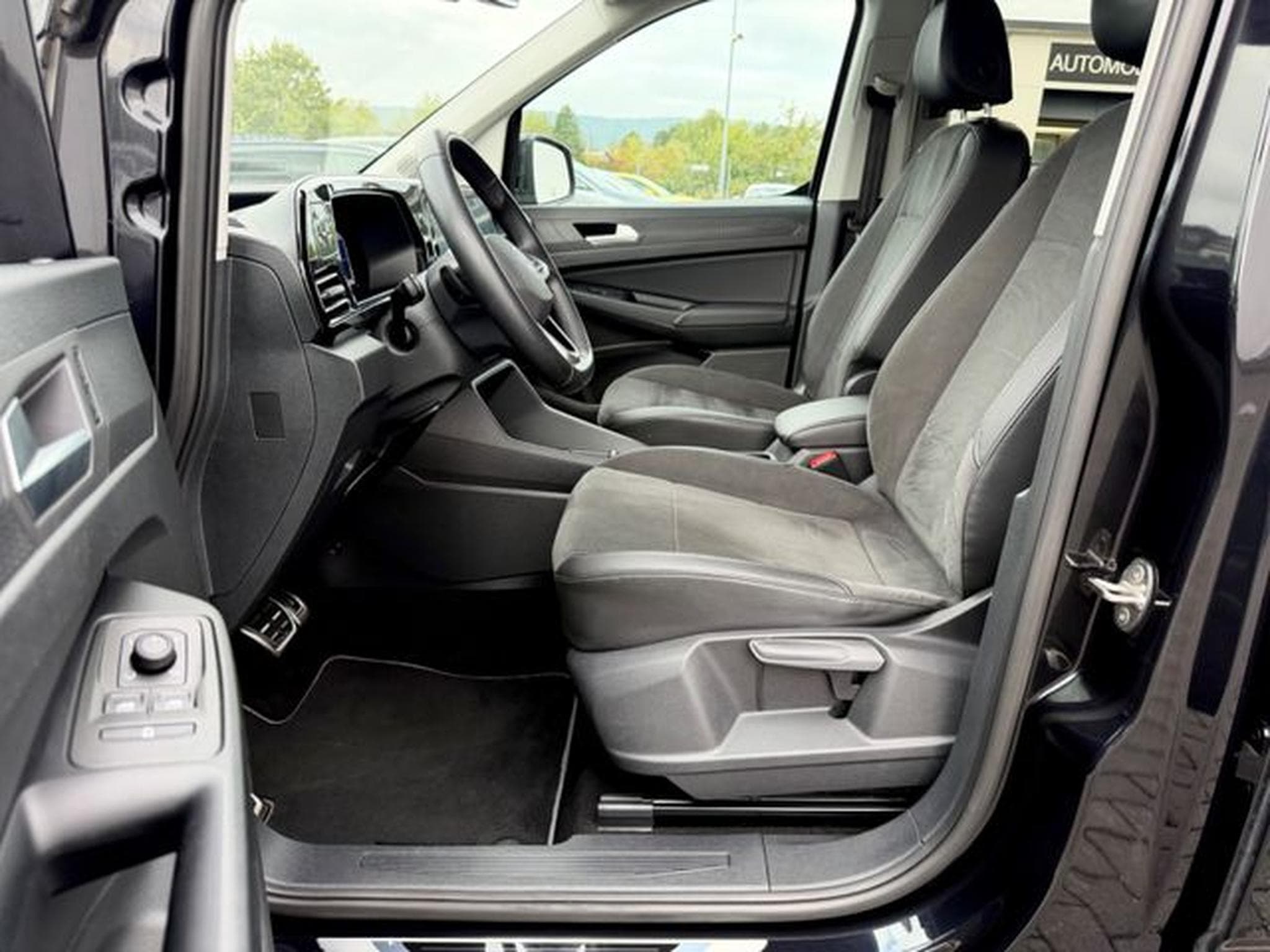 VW Caddy Caddy Maxi 2.0 TDI DSG /7.SITZER/LED/ACC/AHK/ (2022) - Photo 9