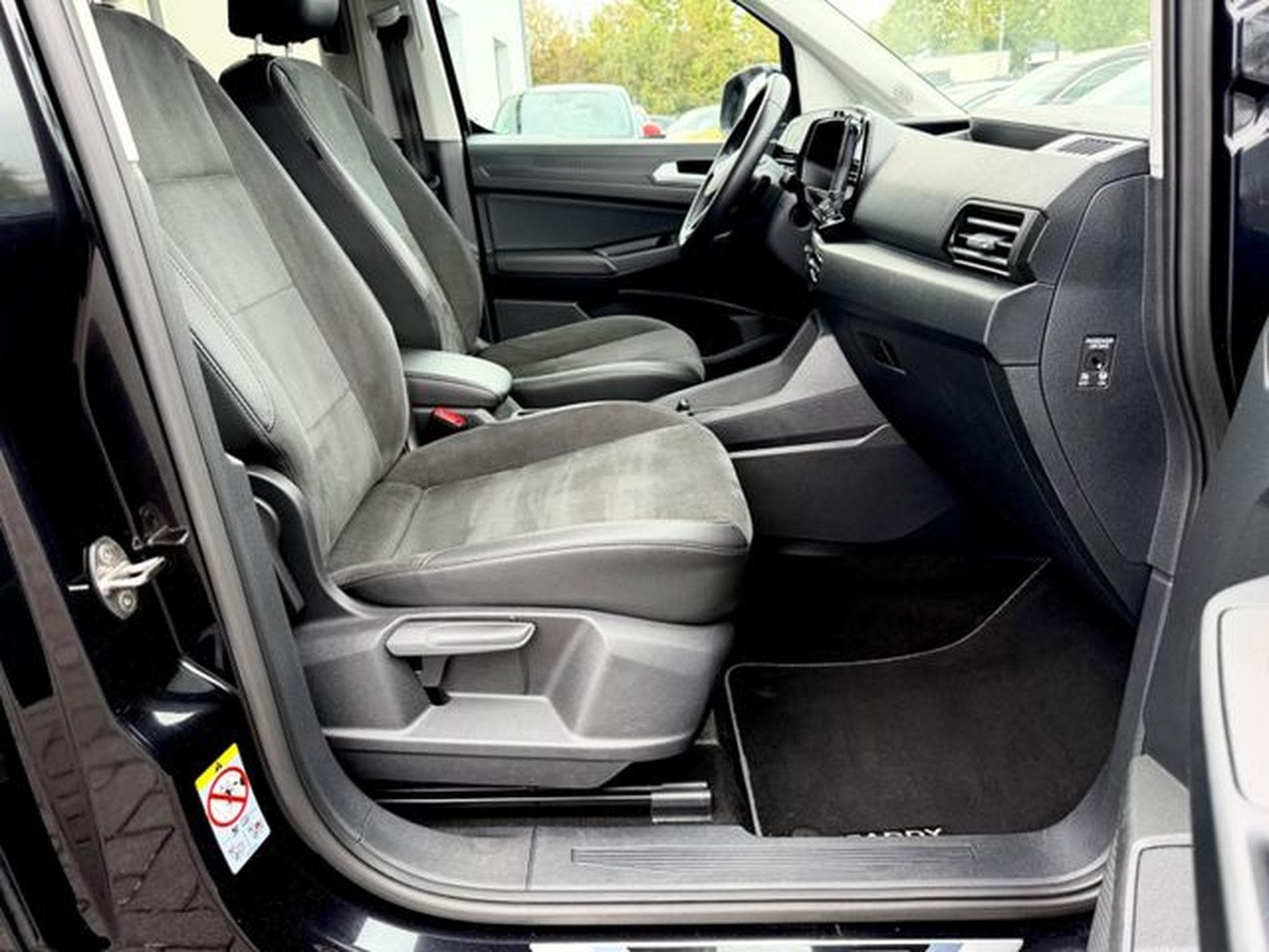 VW Caddy Caddy Maxi 2.0 TDI DSG /7.SITZER/LED/ACC/AHK/ (2022) - Photo 13