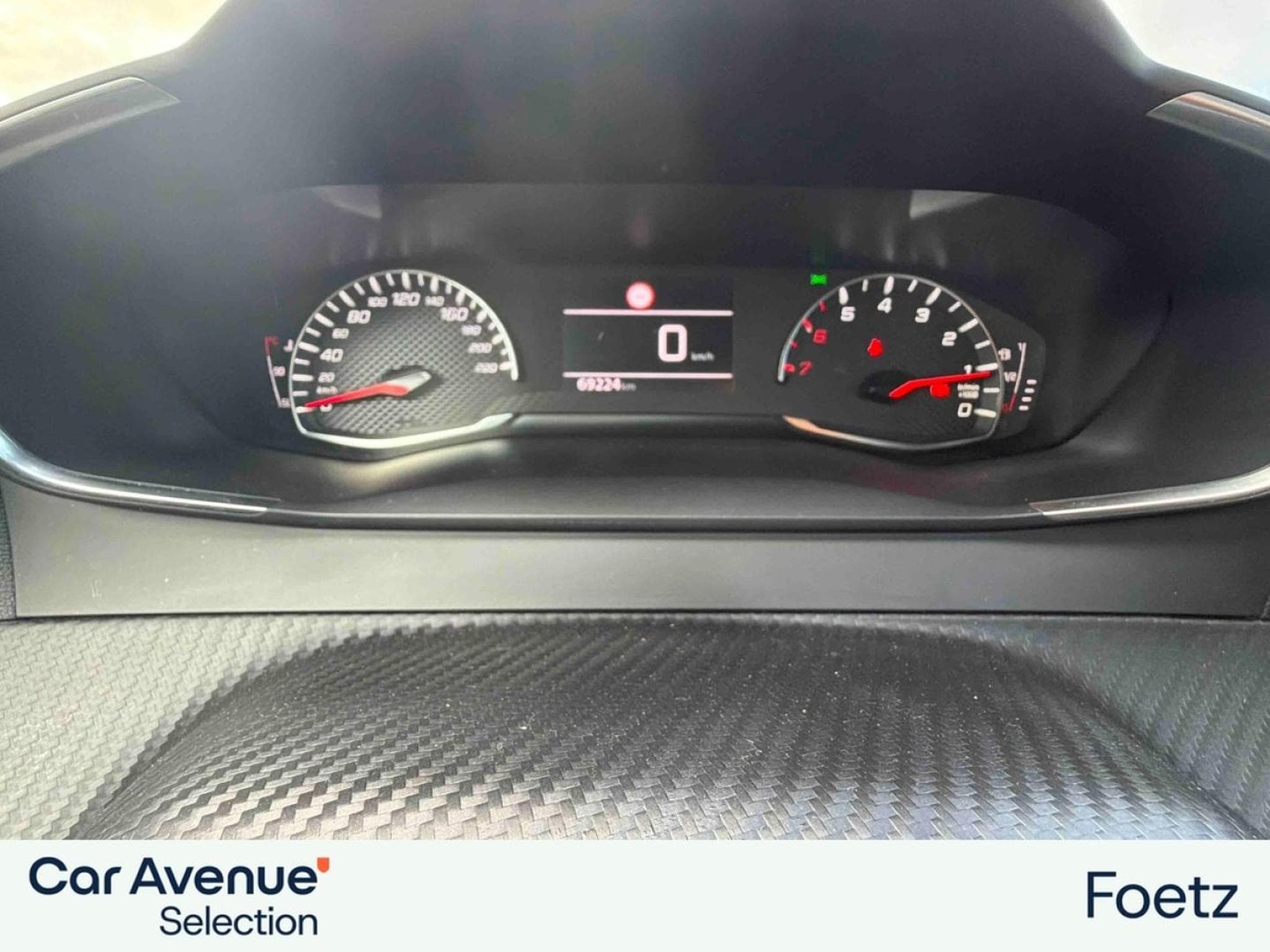 PEUGEOT 2008 1.2 PureTech 100ch S&S Active Pack (2022) - Photo 11