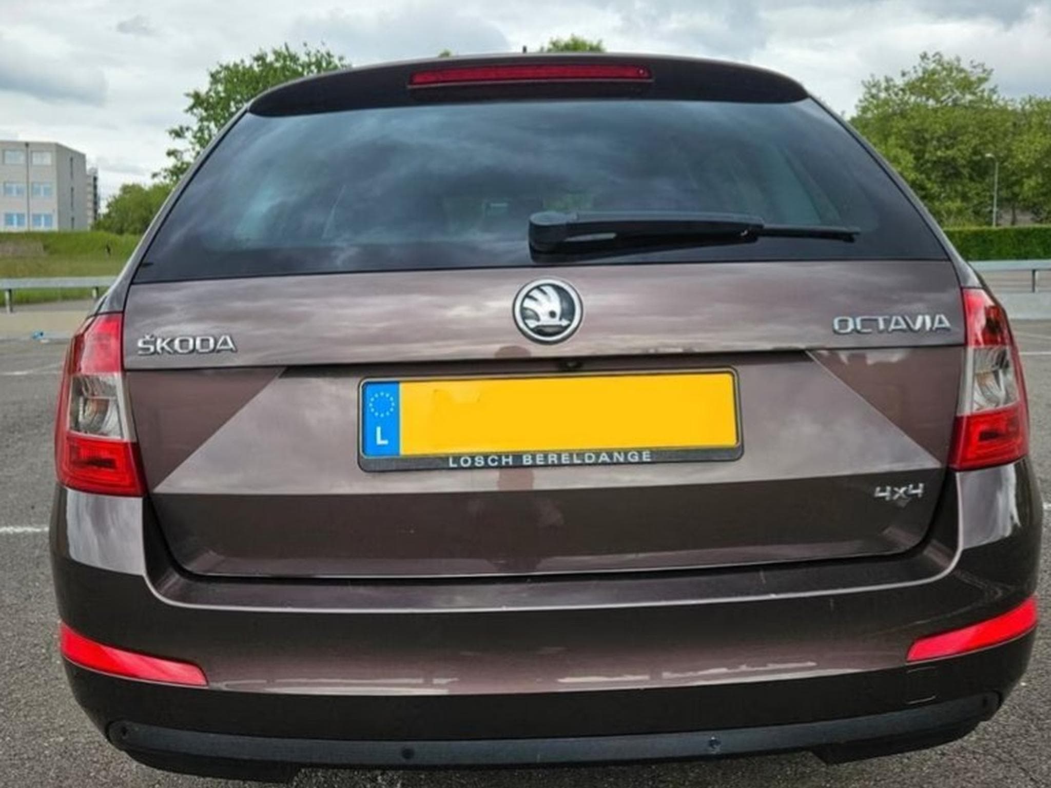 Skoda Octavia 4x4 1.8 TSI DSG Style Combi Xenon (2016) - Photo 2