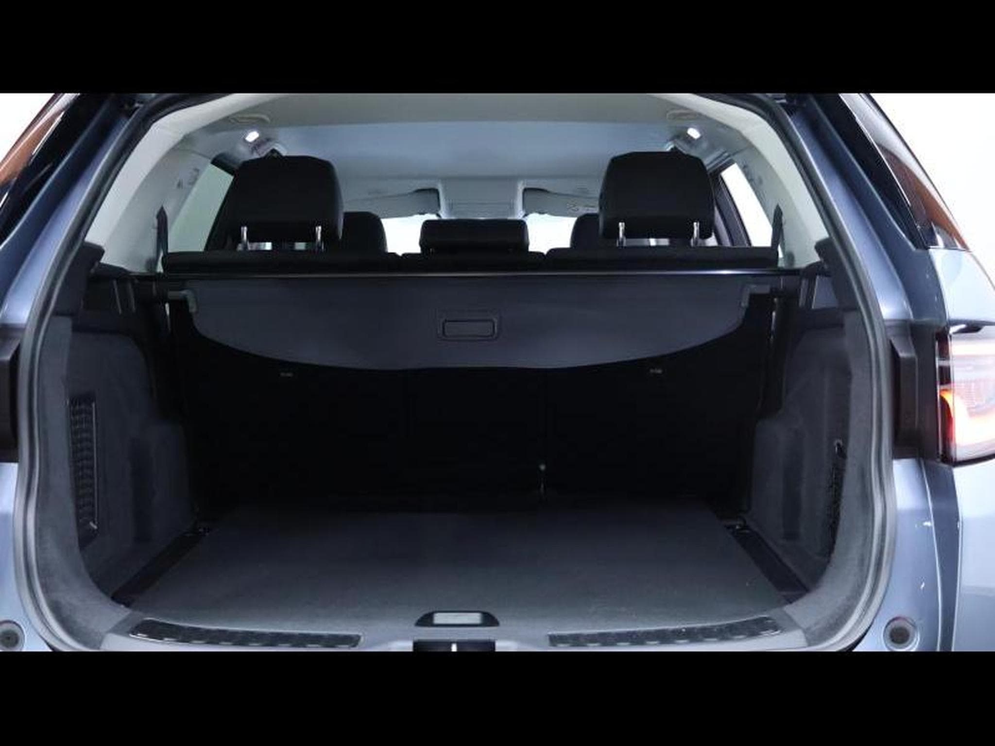 Land-Rover Discovery Sport P250 R-Dynamic HSE Auto (2023) - Photo 8
