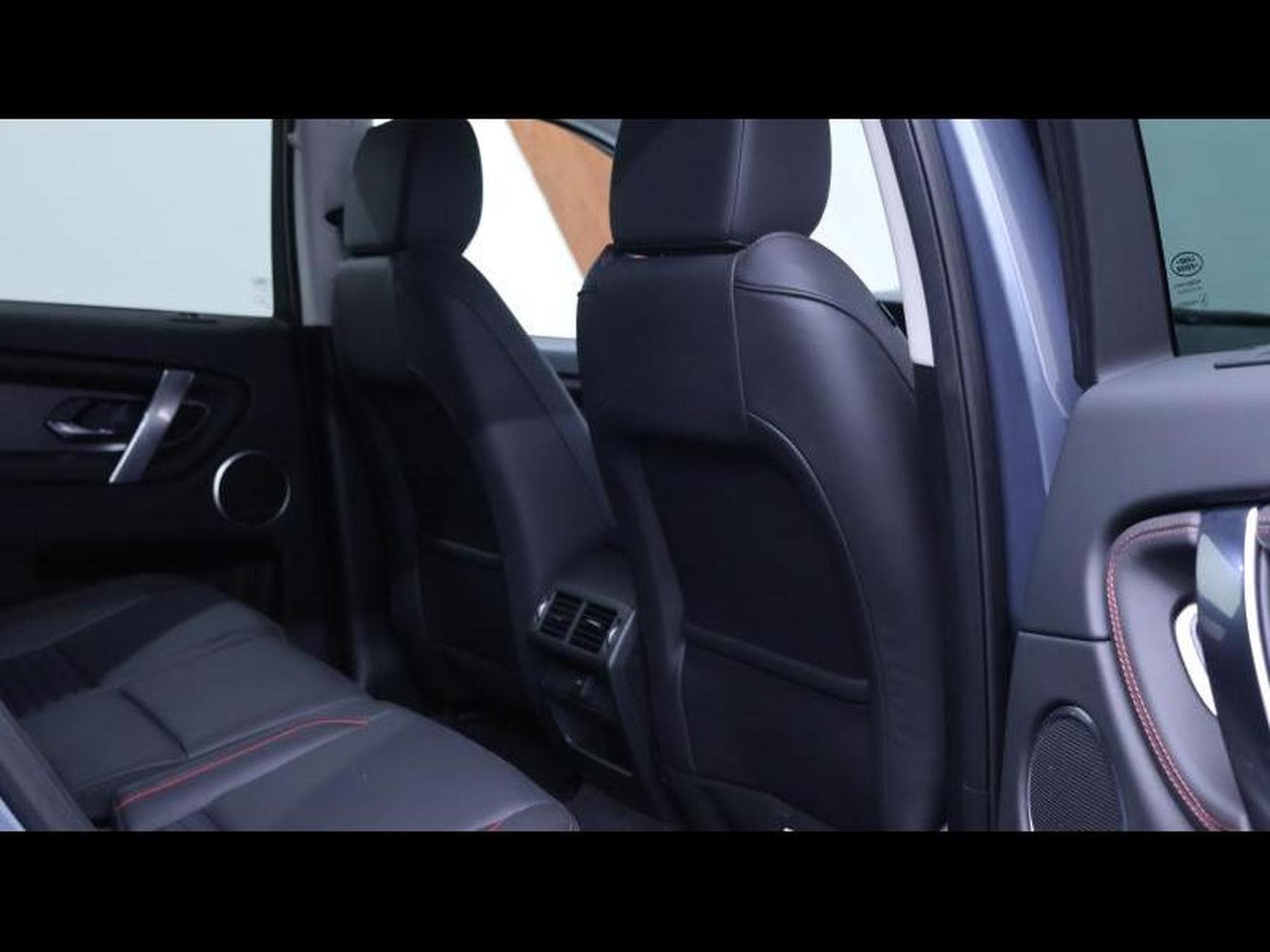 Land-Rover Discovery Sport P250 R-Dynamic HSE Auto (2023) - Photo 14