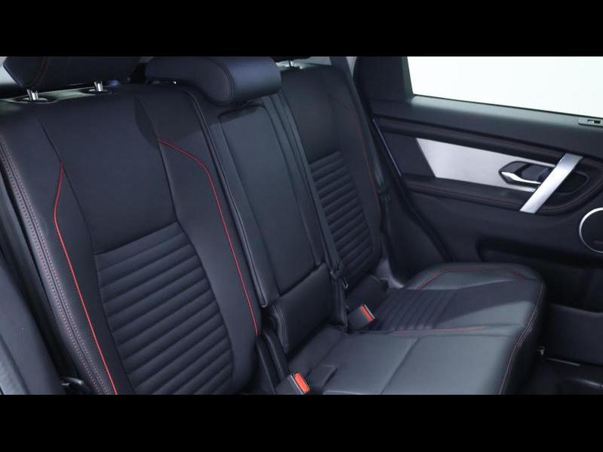 Land-Rover Discovery Sport P250 R-Dynamic HSE Auto (2023) - Photo 15