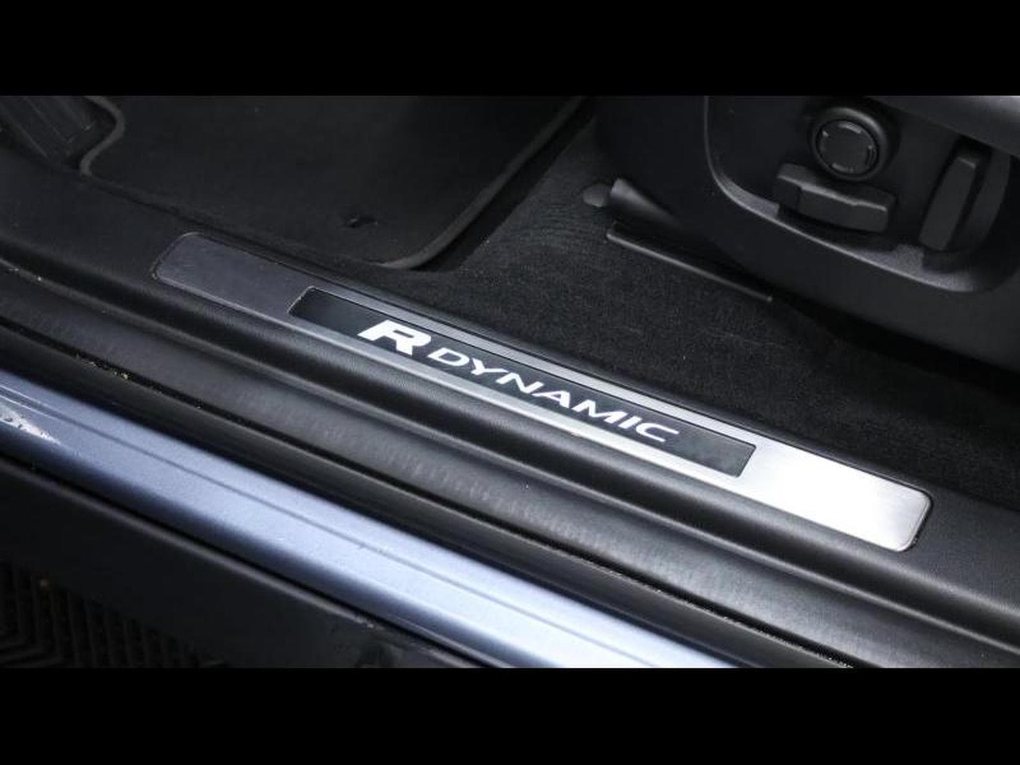 Land-Rover Discovery Sport P250 R-Dynamic HSE Auto (2023) - Photo 29