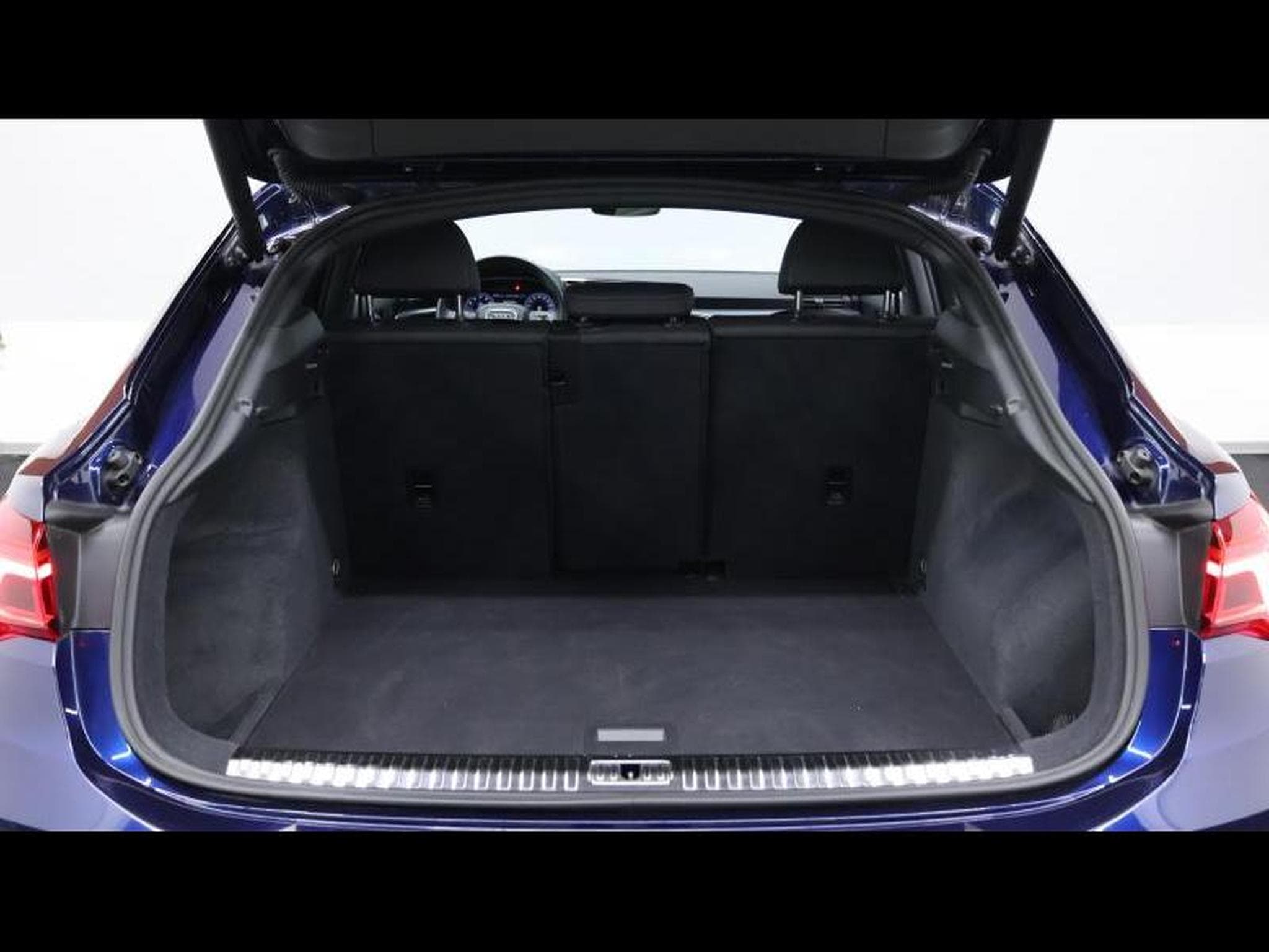 Audi Q3 45TFSI 245 S-Line S-tronic (2021) - Photo 8
