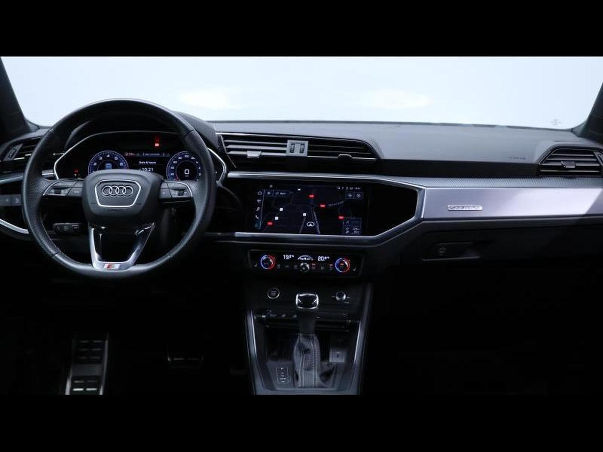 Audi Q3 45TFSI 245 S-Line S-tronic (2021) - Photo 16