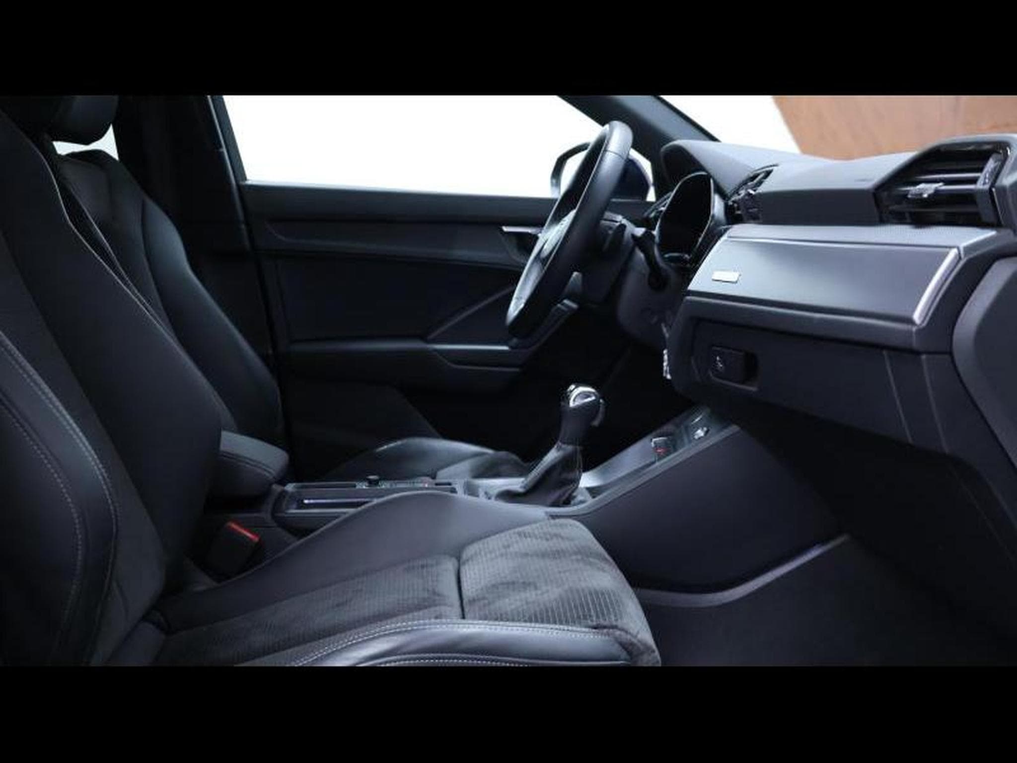 Audi Q3 45TFSI 245 S-Line S-tronic (2021) - Photo 12