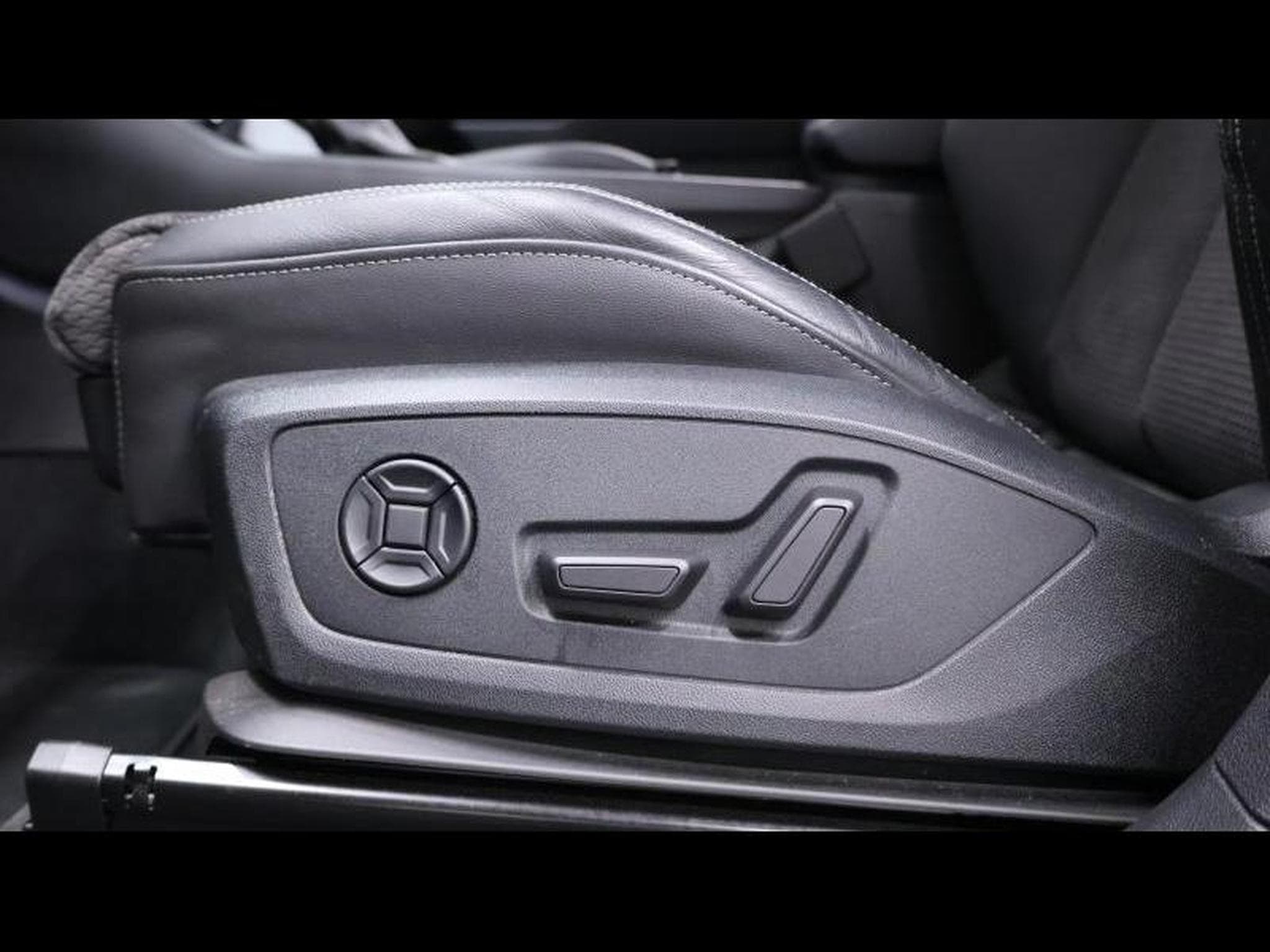 Audi Q3 45TFSI 245 S-Line S-tronic (2021) - Photo 27