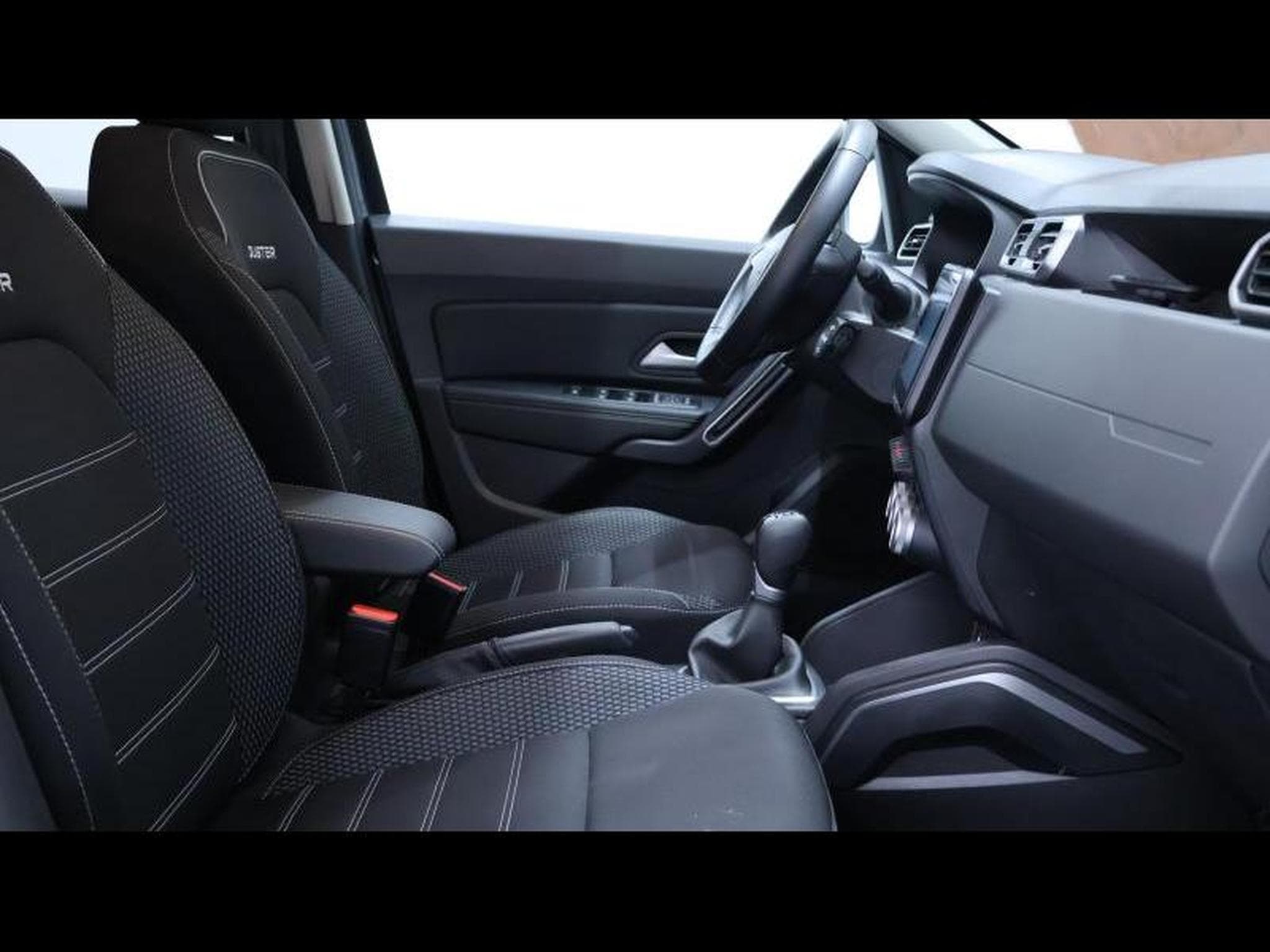 Dacia Duster 1.3 TCe 150 EDC Journey (2023) - Photo 12