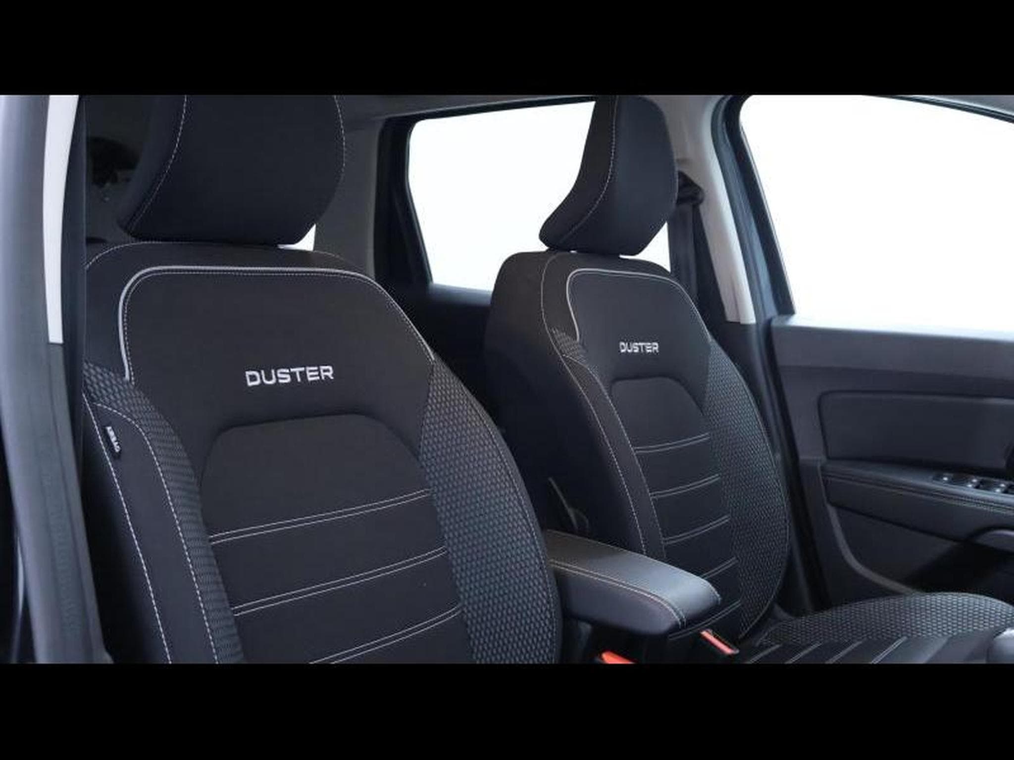 Dacia Duster 1.3 TCe 150 EDC Journey (2023) - Photo 13