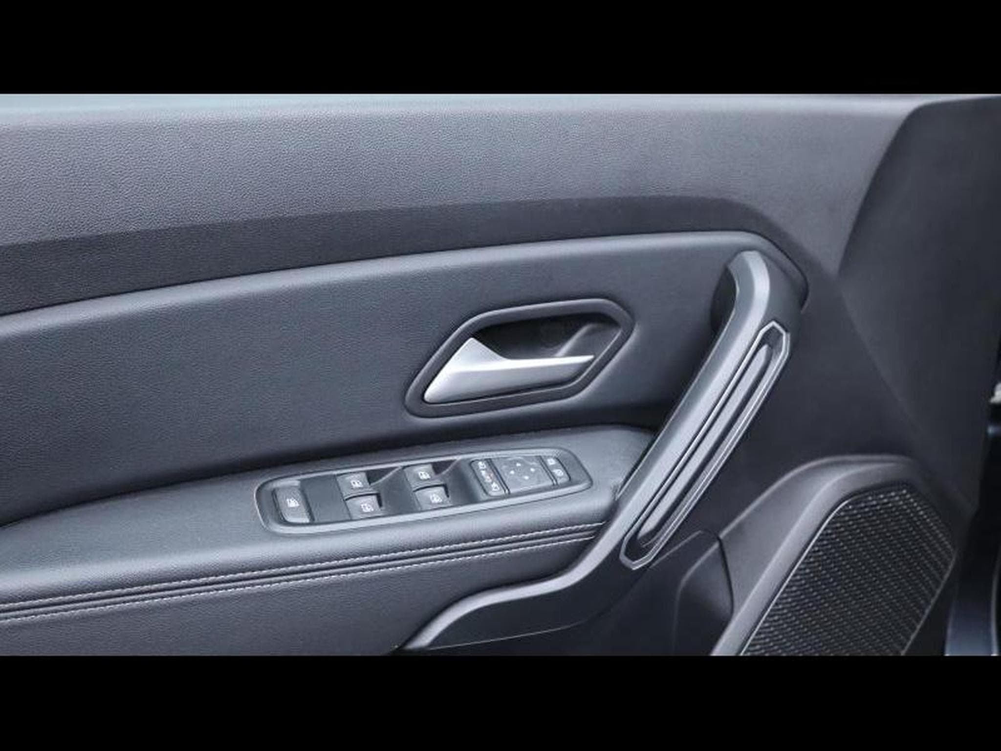 Dacia Duster 1.3 TCe 150 EDC Journey (2023) - Photo 26