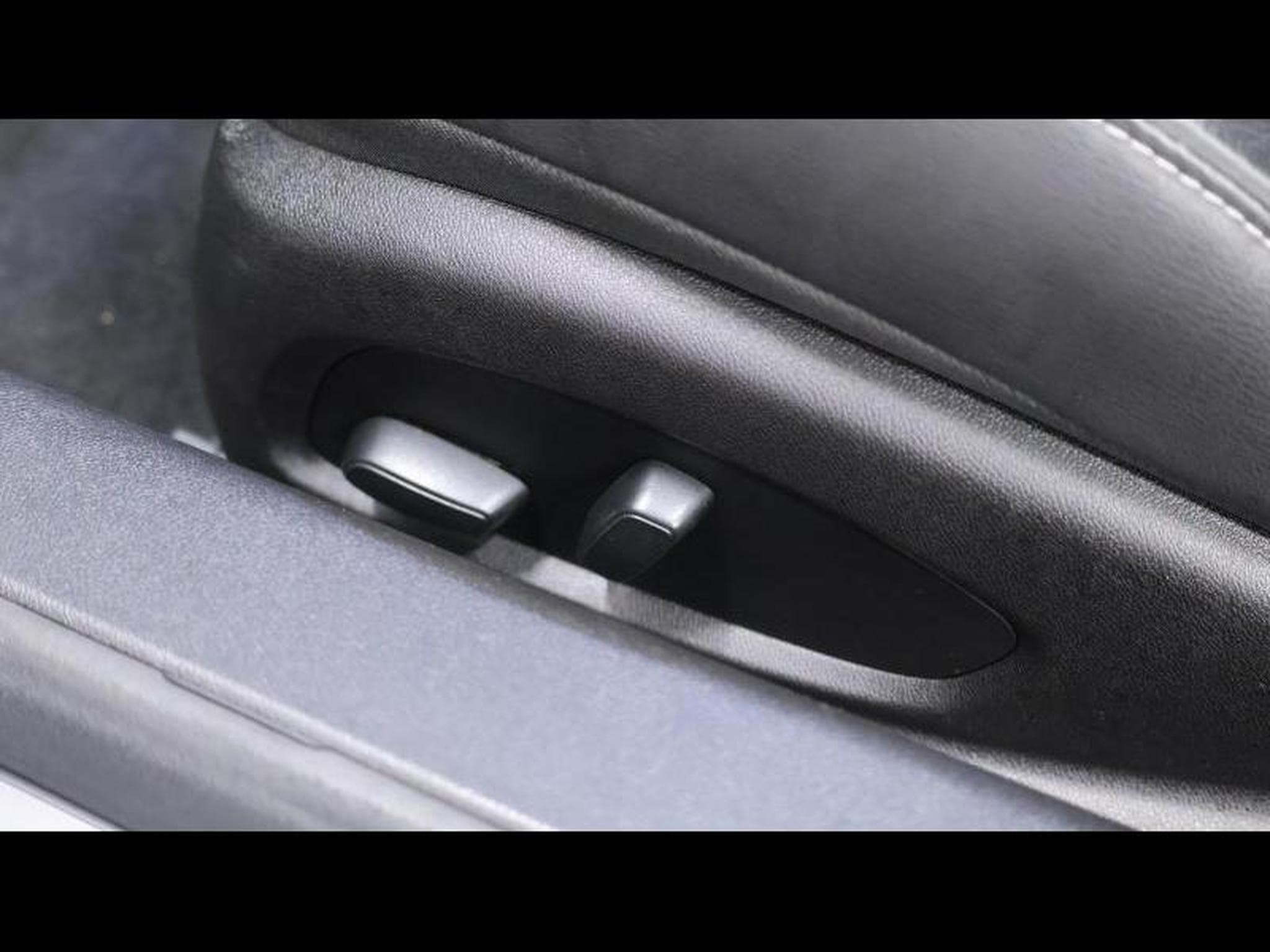 Chevrolet Camaro Coupe 6.2 v8 453ch Auto (2018) - Photo 34