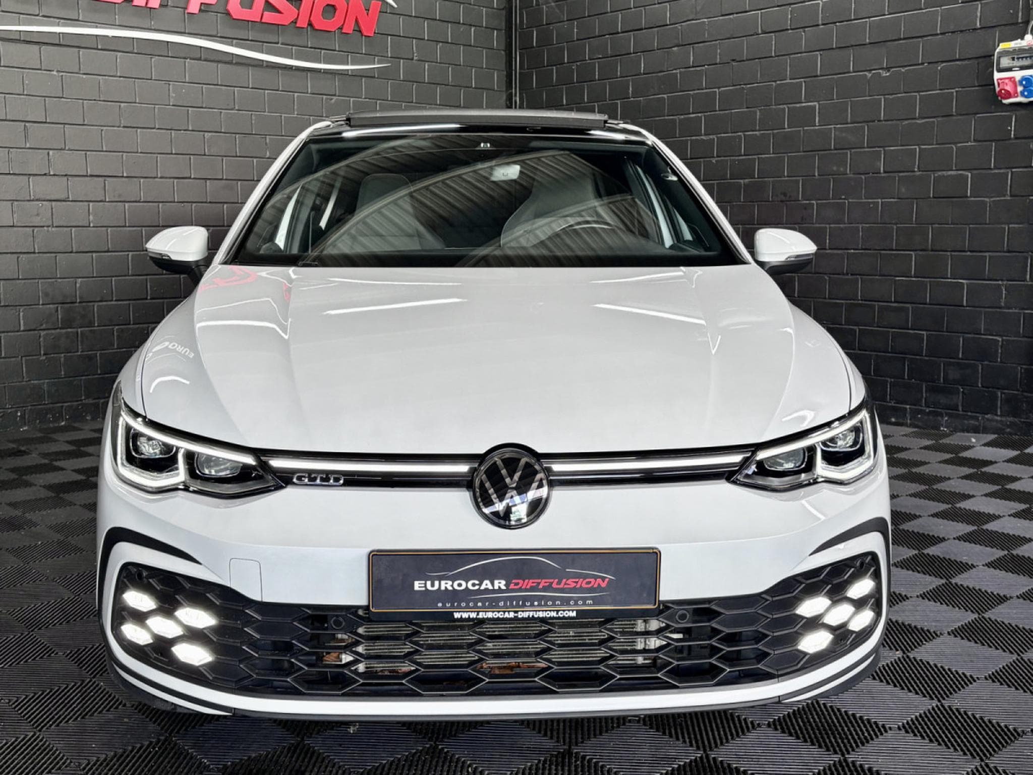 VW Golf GTD 2.0 TDI DSG7 200 CV *MATRIX* PANO * HARMAN * (2024) - Foto 2