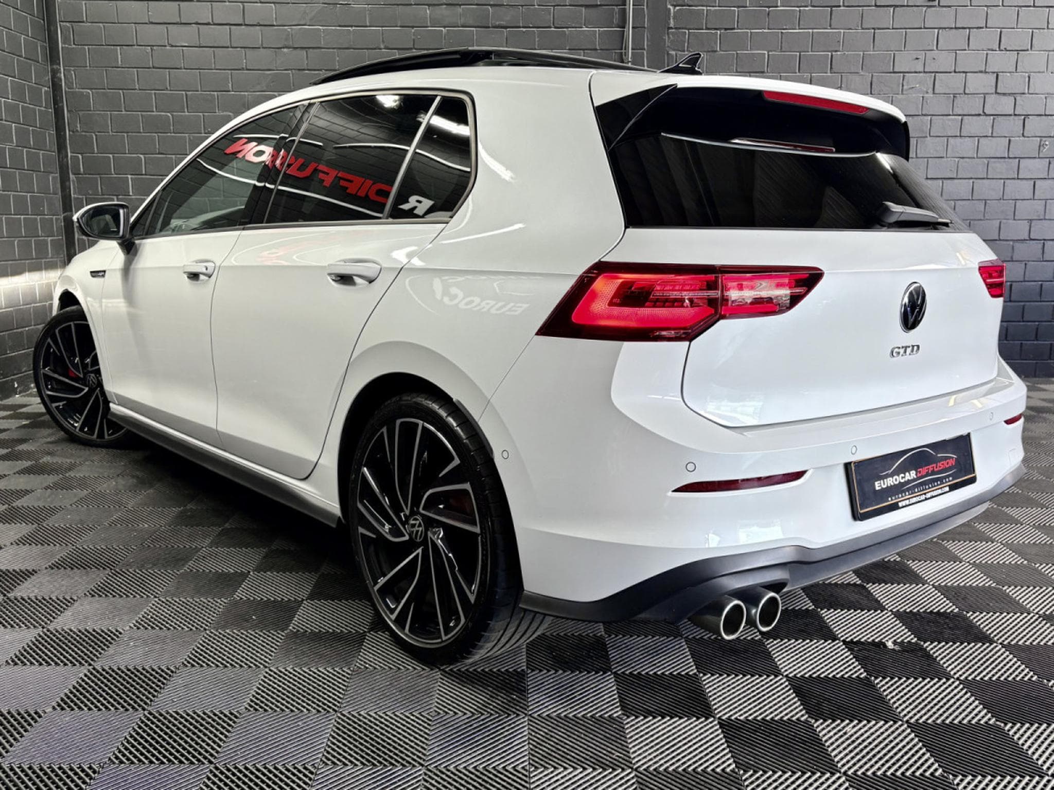 VW Golf GTD 2.0 TDI DSG7 200 CV *MATRIX* PANO * HARMAN * (2024) - Foto 6