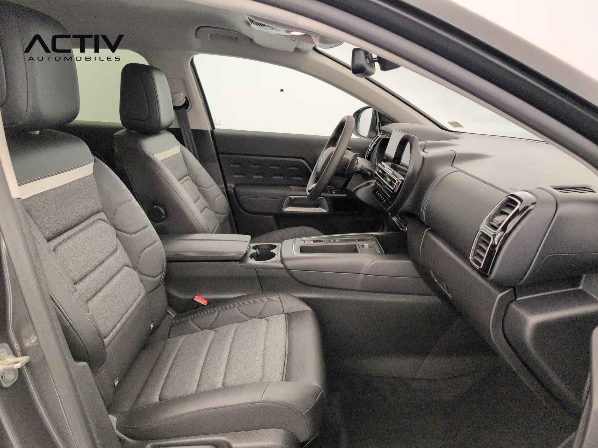 Citroën C5 Aircross BlueHDi 130 EAT8 Max (2025) - Photo 9