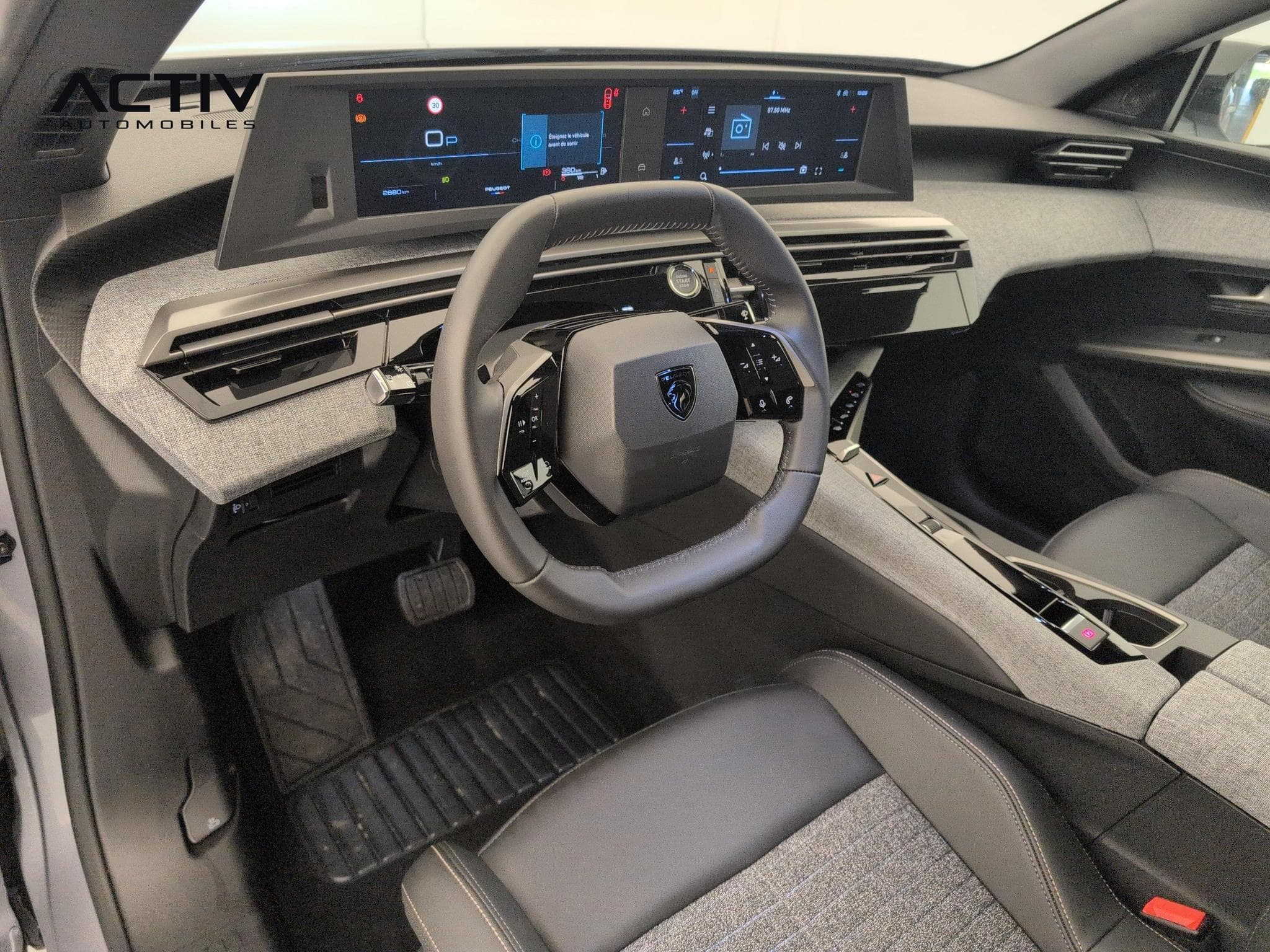 Peugeot 3008 Hybrid 145 e-DCS6 Allure (2025) - Photo 15