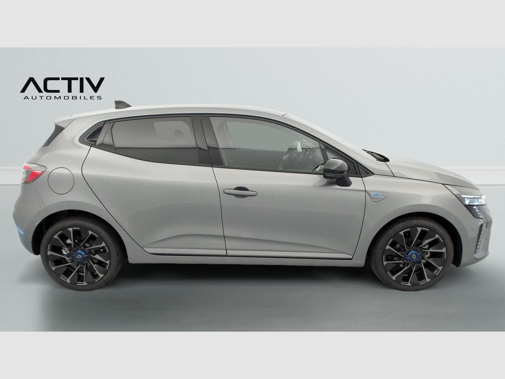 Renault Clio TCE 90 CH GSR2 ESPRIT ALPINE (2025) - Photo 8
