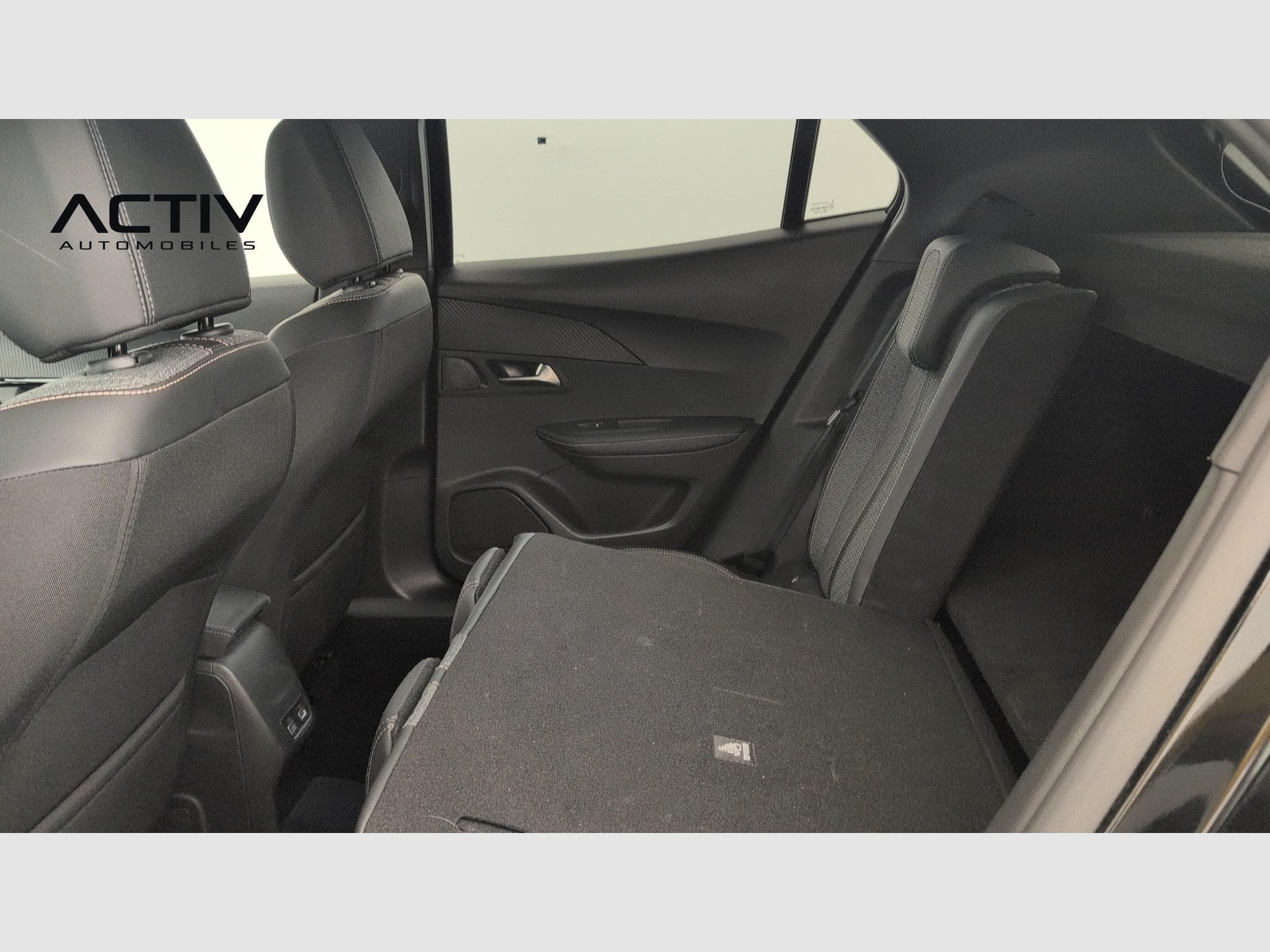 Peugeot 2008 100 S&S BVM6 Allure (2025) - Photo 12