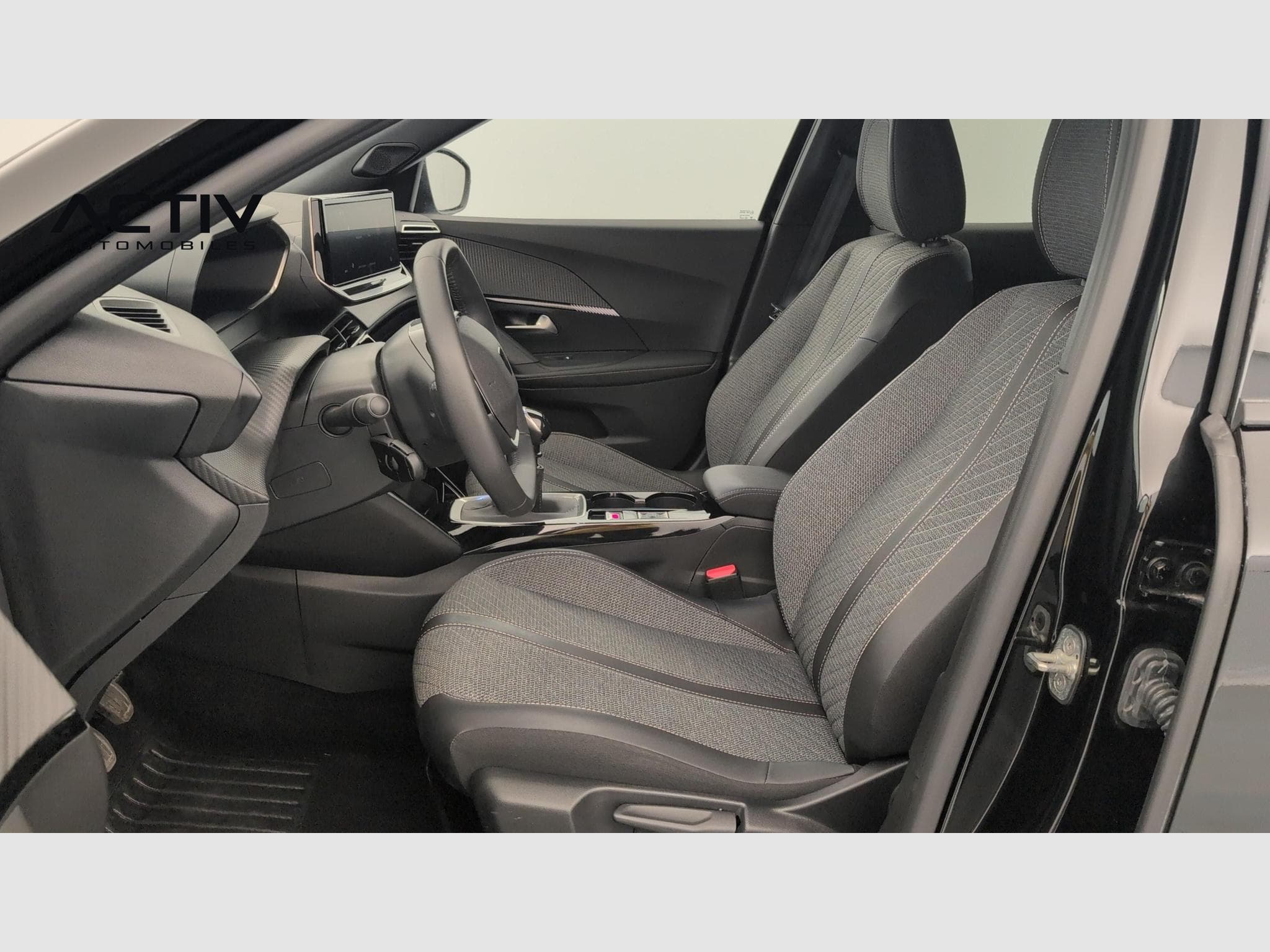 Peugeot 2008 100 S&S BVM6 Allure (2025) - Photo 16