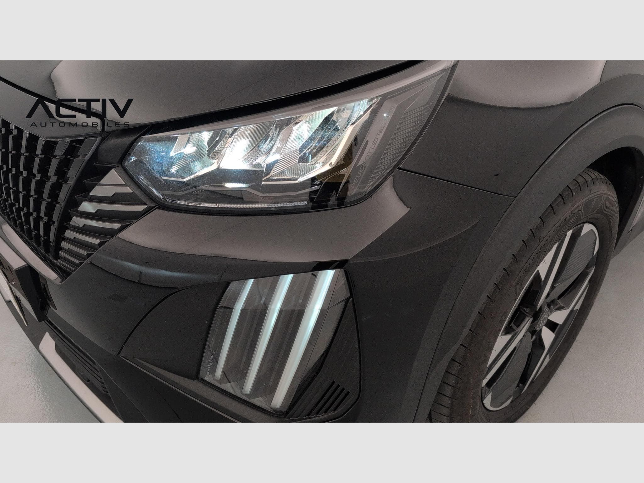 Peugeot 2008 100 S&S BVM6 Allure (2025) - Photo 18