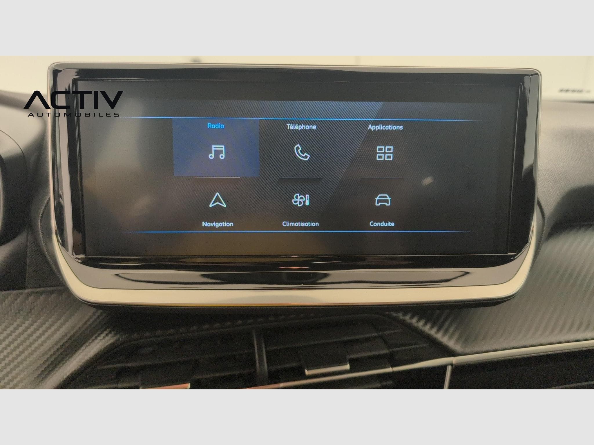Peugeot 2008 100 S&S BVM6 Style (2025) - Photo 18