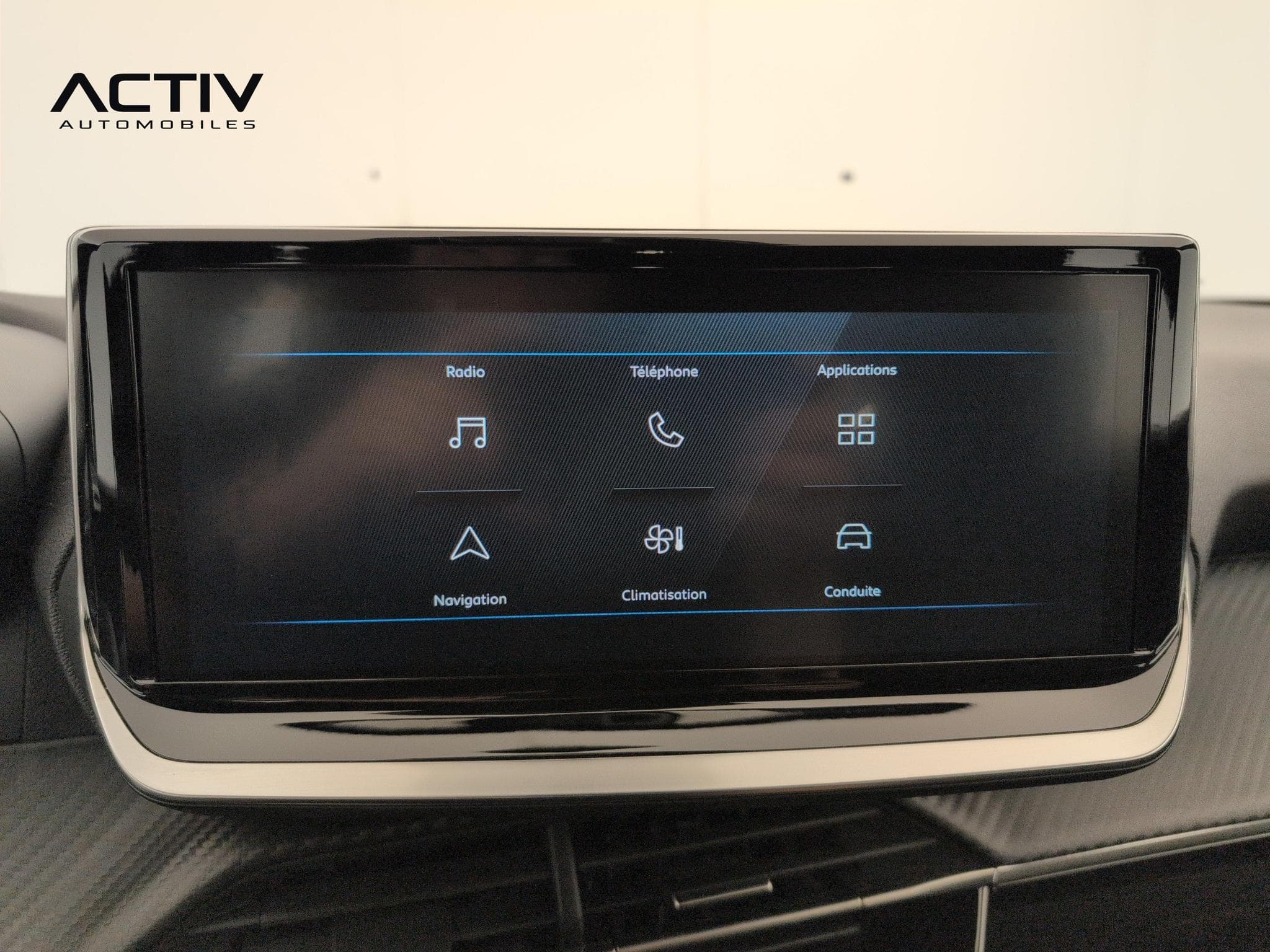 Peugeot 2008 100 S&S BVM6 Style (2025) - Photo 17